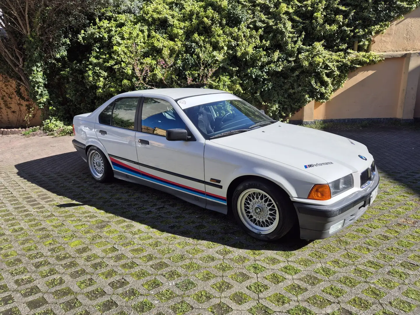 BMW 320 i PERMUTA Bianco - 1