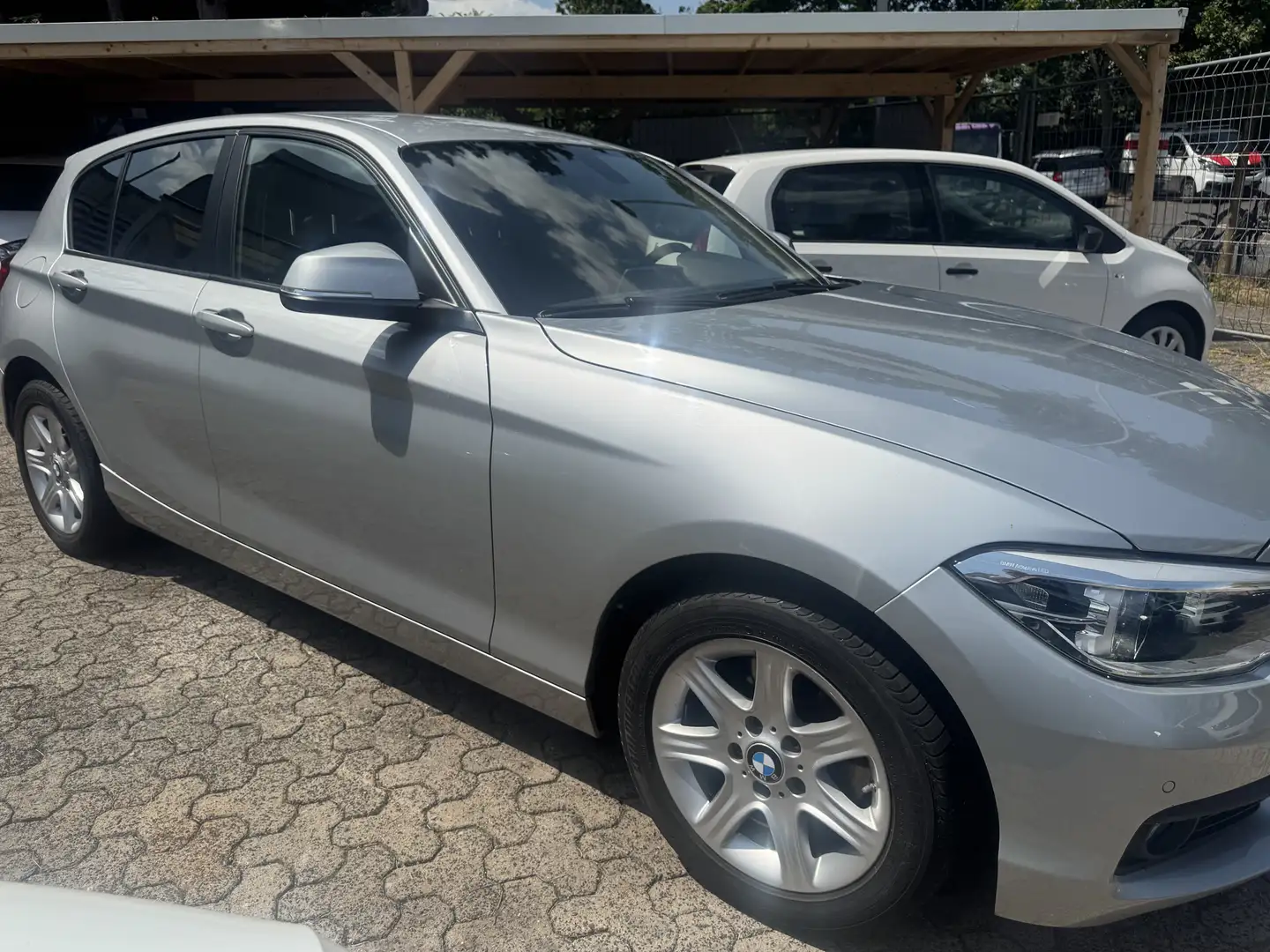 BMW 120 120 i Advantage Grau - 2