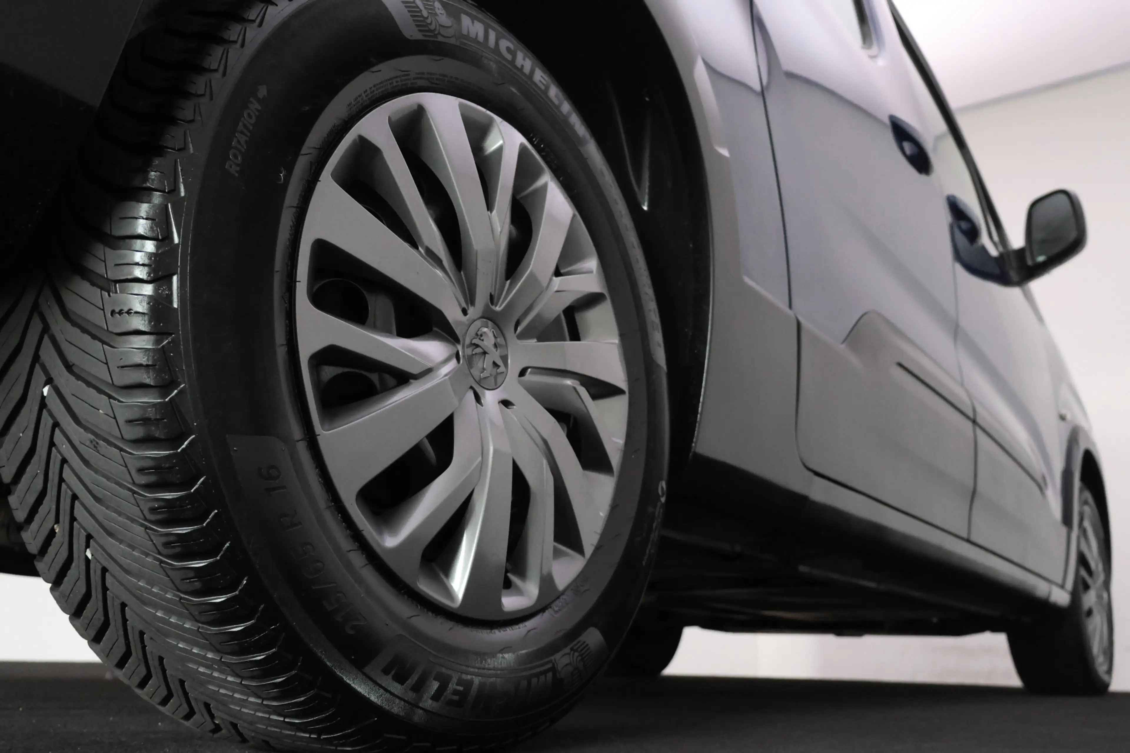 Peugeot Rifter Long 1.2T 7Pers ALLURE L2 NAVI | CARPLAY | DAB | C — photo 14