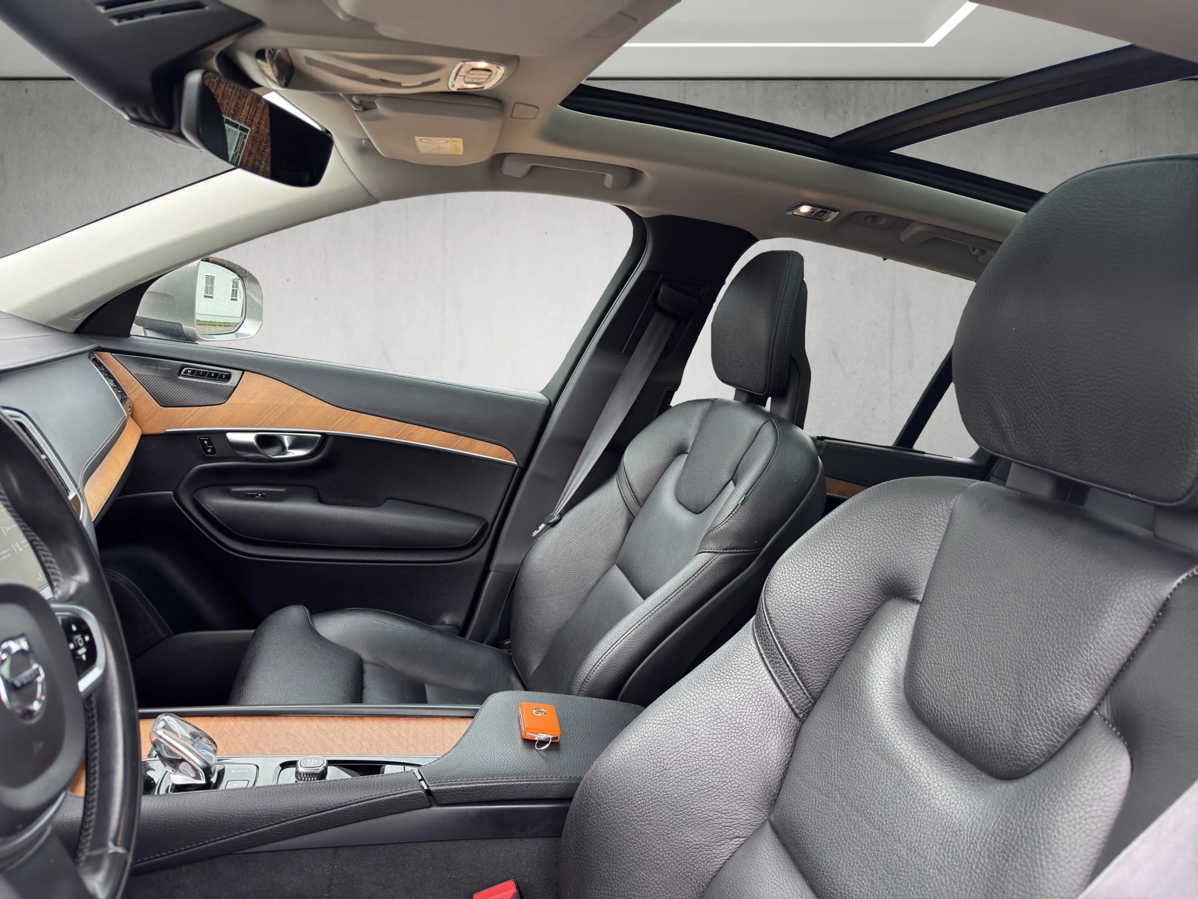 Volvo XC90 Inscription AWD — photo 11