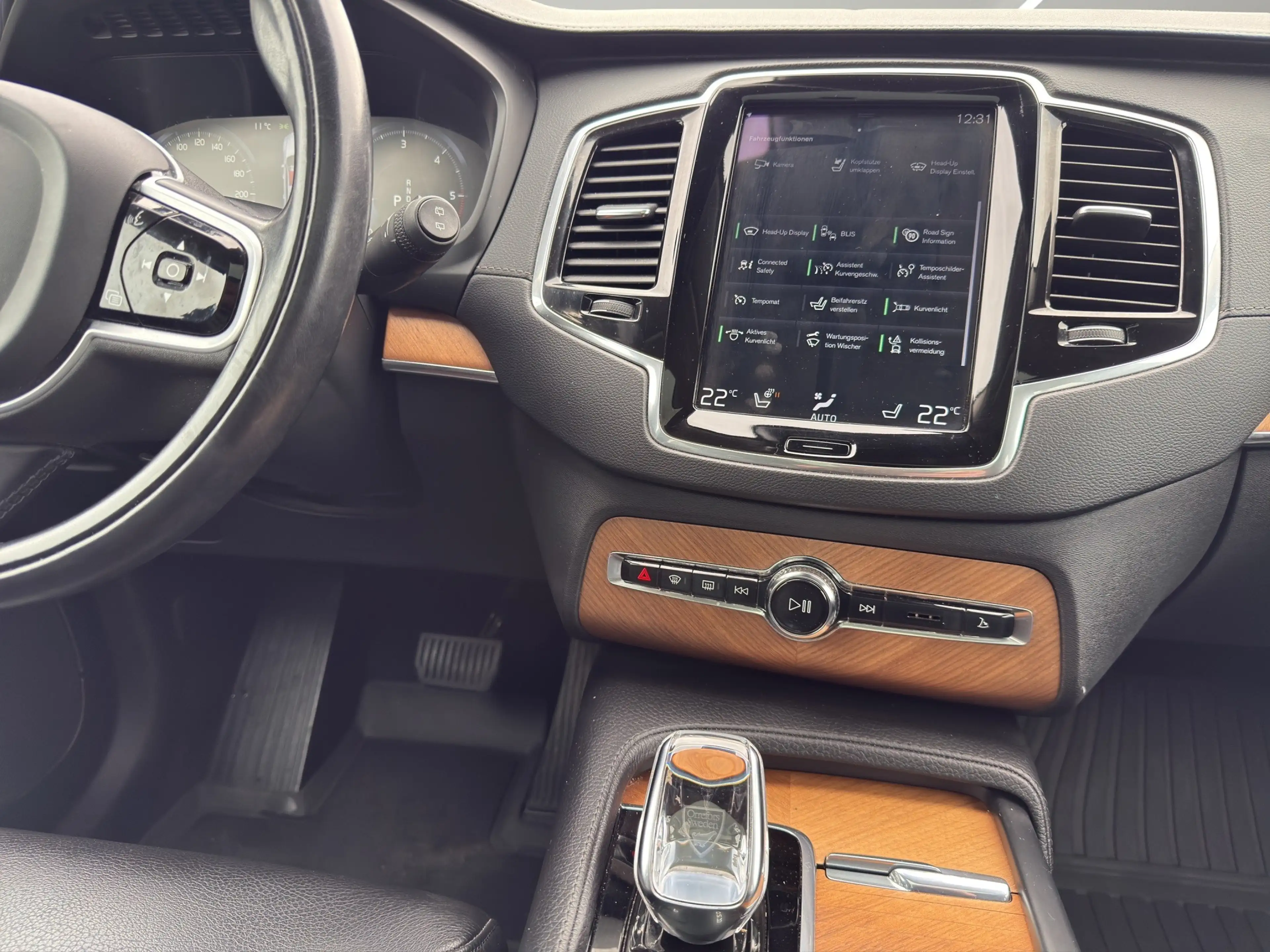 Volvo XC90 Inscription AWD — photo 9