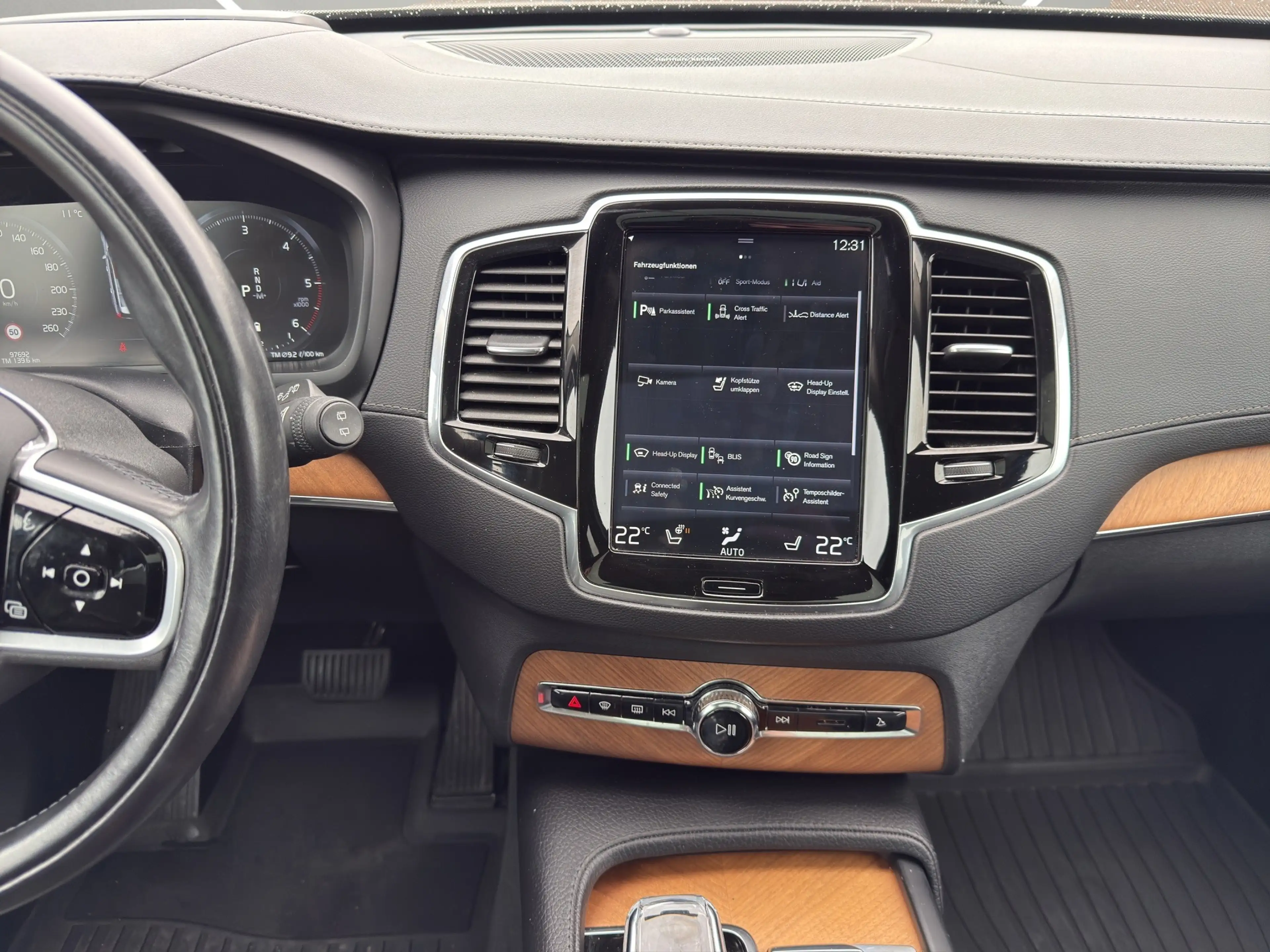 Volvo XC90 Inscription AWD — photo 8