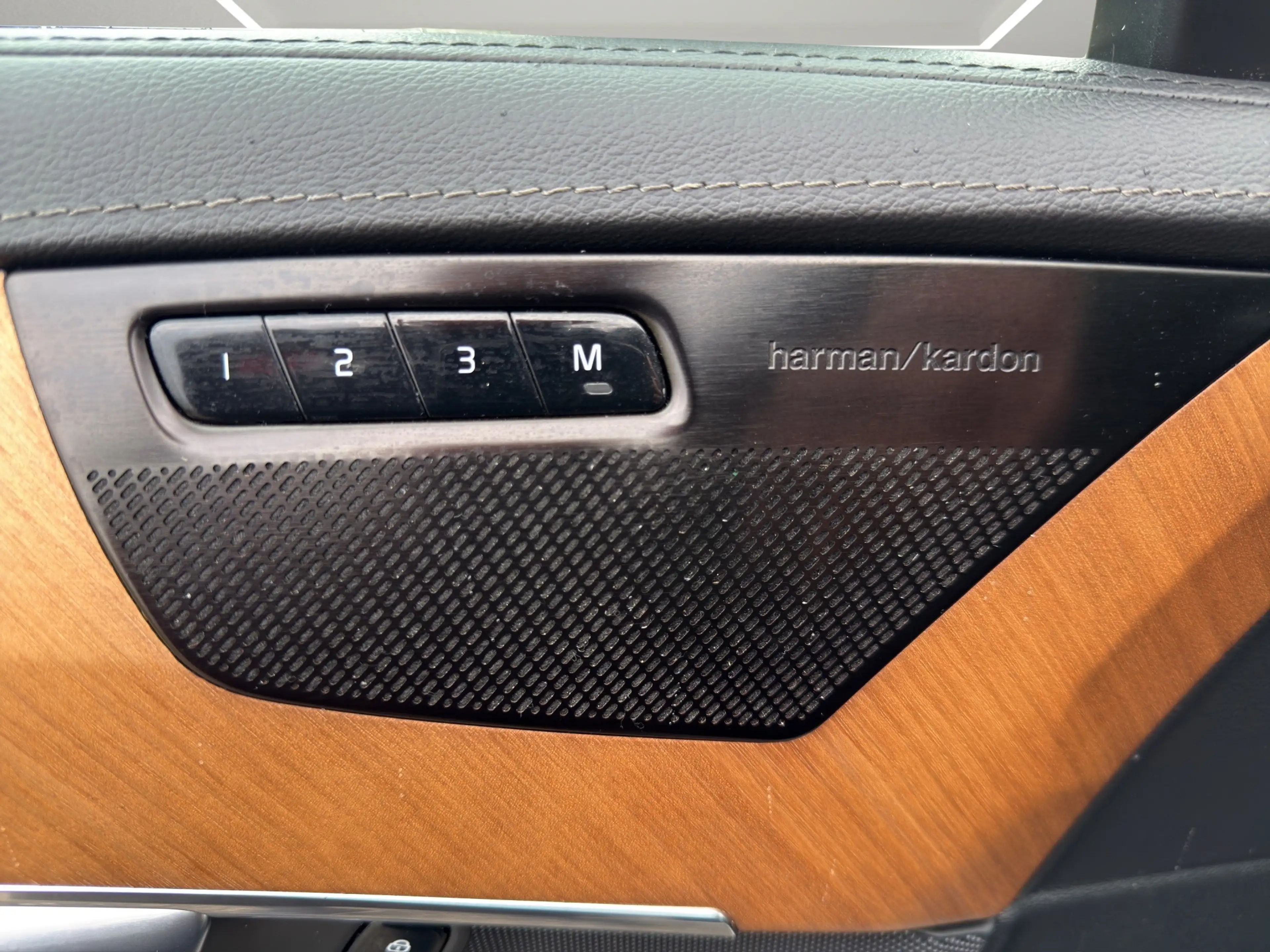 Volvo XC90 Inscription AWD — photo 10