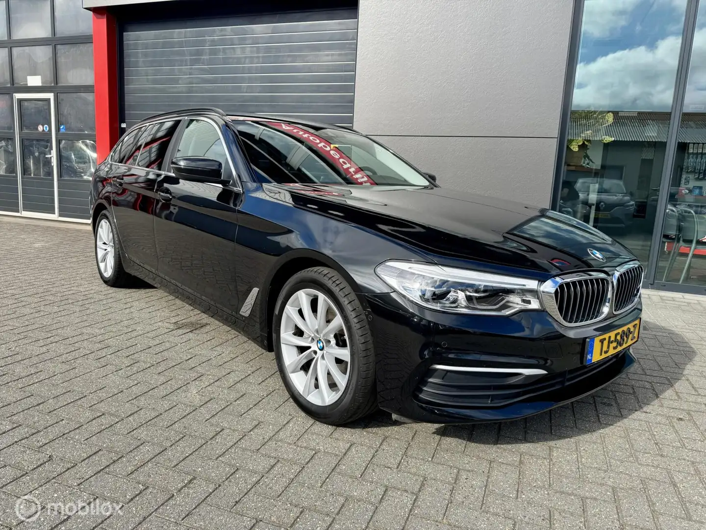 BMW 520 5-serie Touring 520i High Executive Schwarz - 2