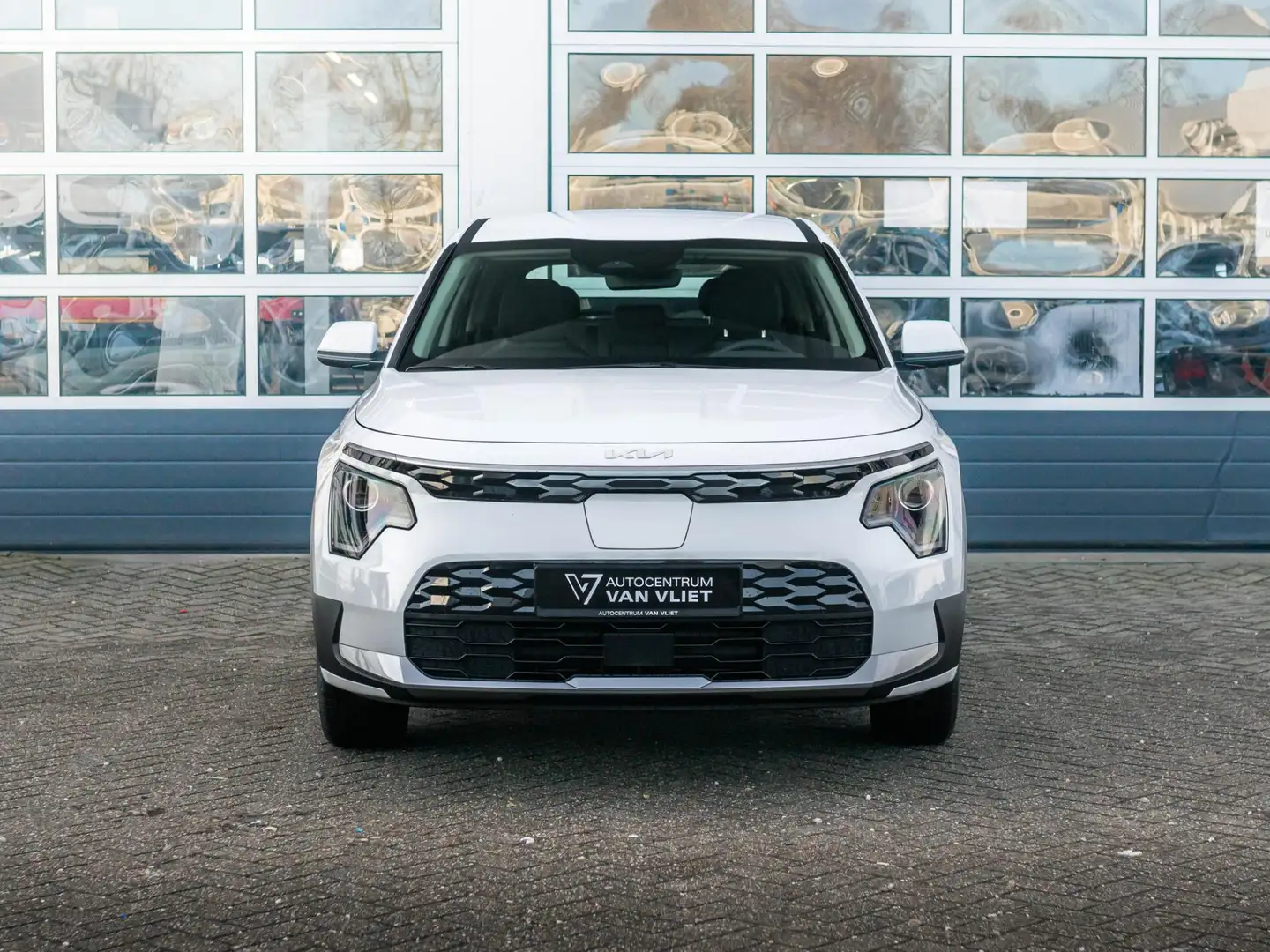 Kia e-Niro EV Light 64.8 kWh | Uit voorraad leverbaar l Navi Wit - 2