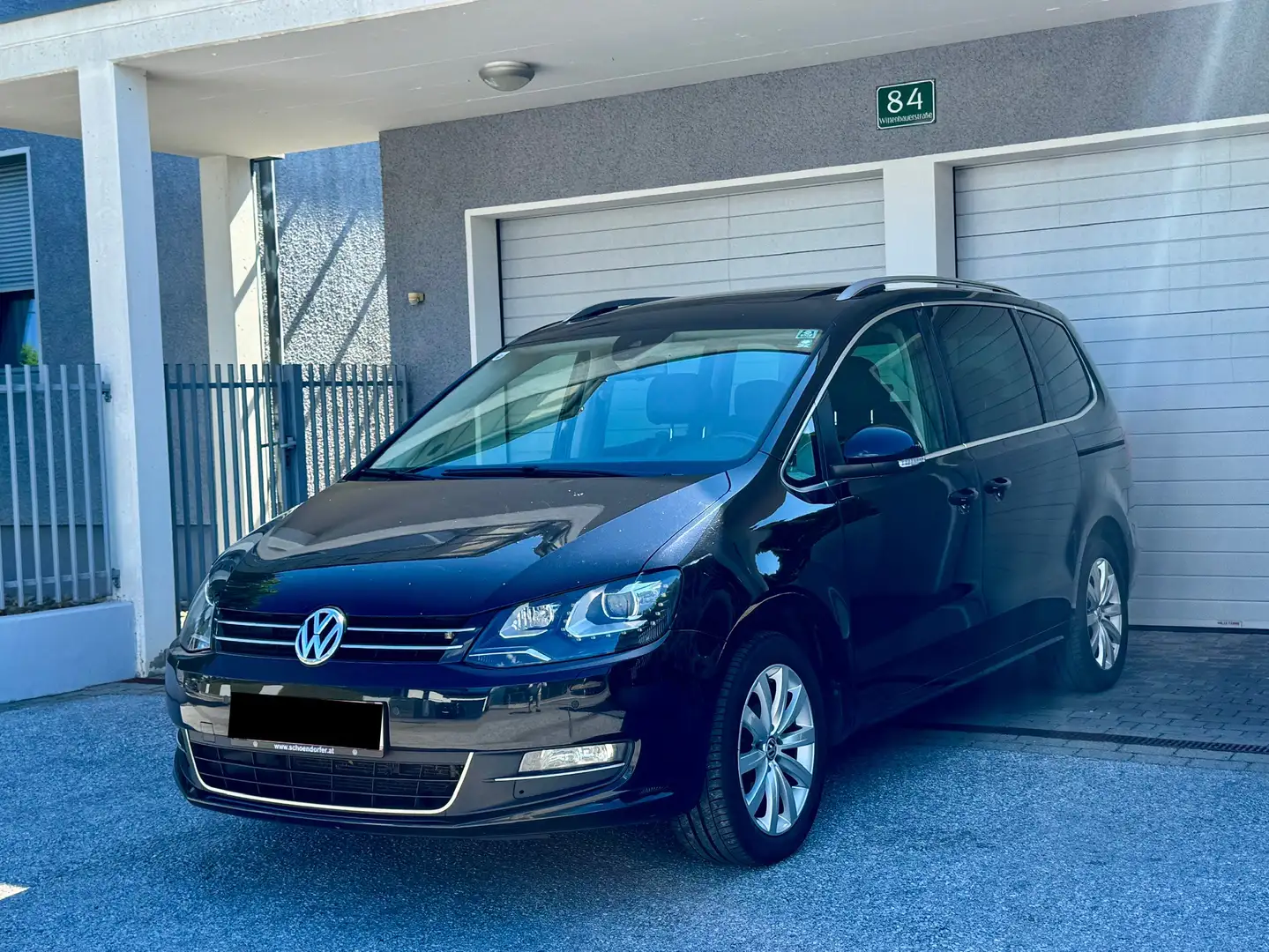 Volkswagen Sharan Highline BMT 2,0 TDI DSG Schwarz - 1