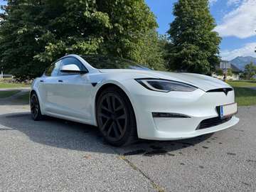 Model S PLAID