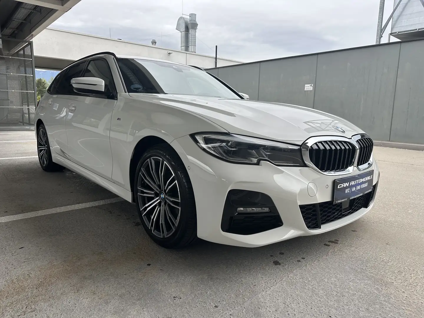 BMW 320 320 d xDrive M Sport Weiß - 1