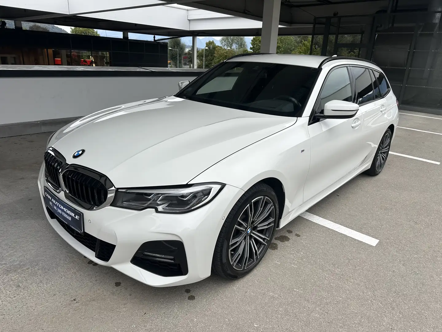 BMW 320 320 d xDrive M Sport Weiß - 2