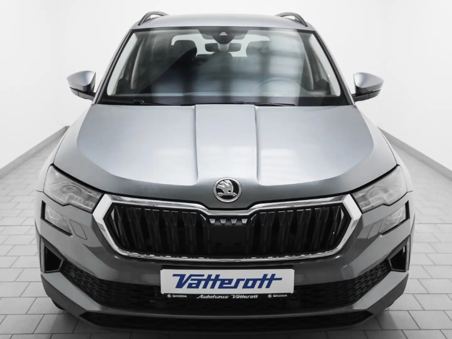 Skoda Karoq 2.0 TDI DSG 4x4 Selection Navi AHK Grau - 2