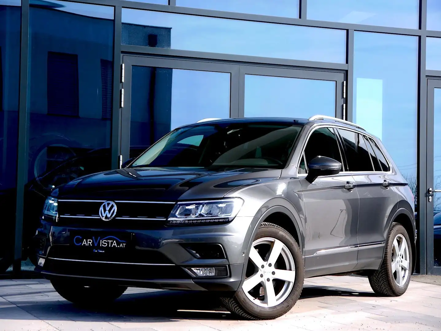 Volkswagen Tiguan 2,0 TSI 4Motion Highline DSG * DCC – Park Assist* Silber - 1