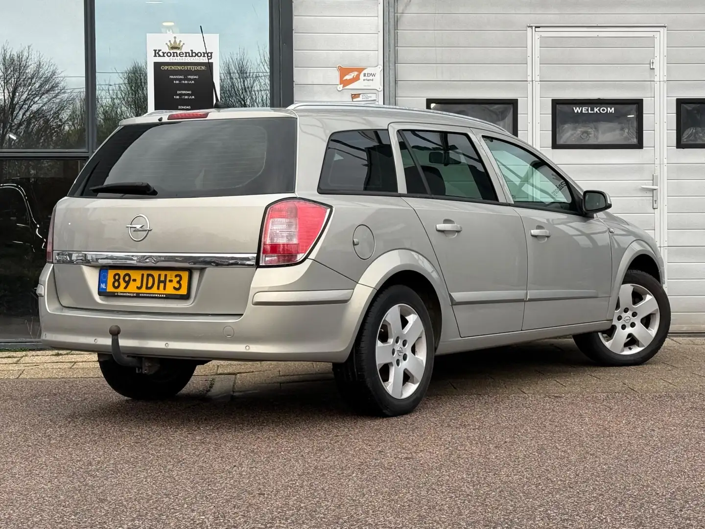 Opel Astra Wagon 1.6 Essentia, TREKHAAK, NAP, APK Grijs - 2