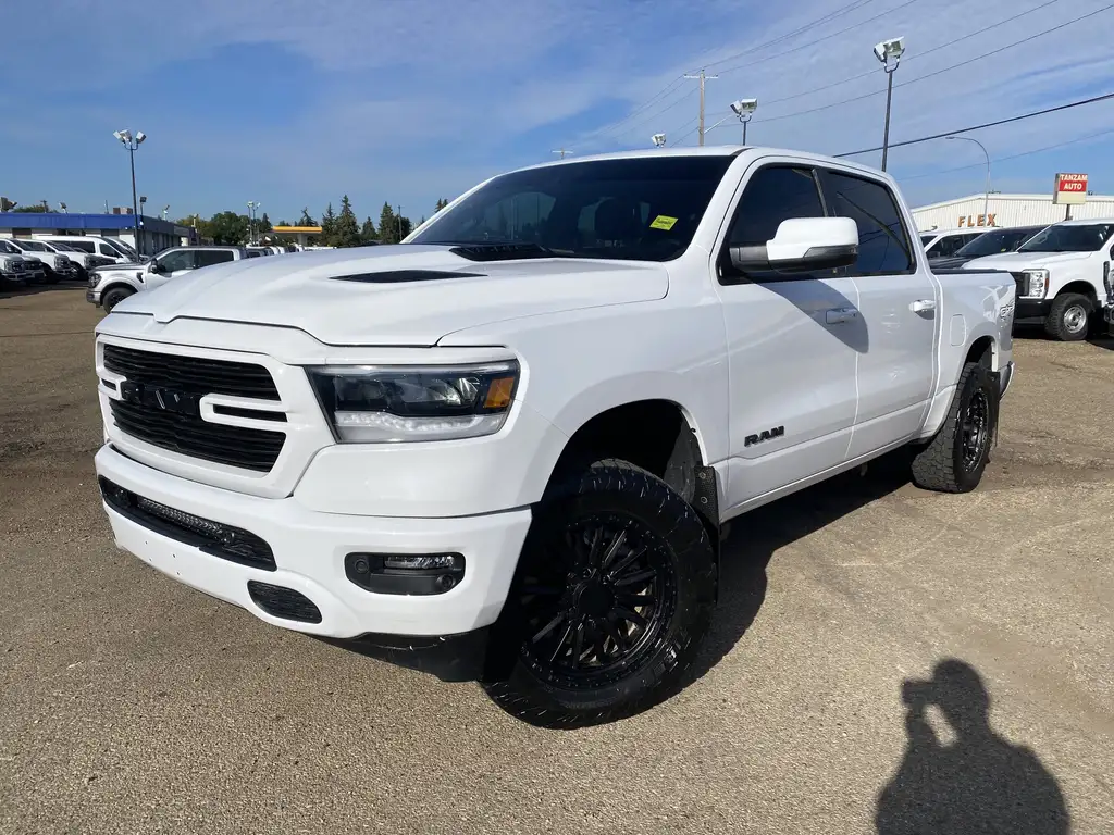 2024 RAM 1500 Crew Cab Sport Crew Cab | Rear Cam | Dual Climate Controls — photo 2
