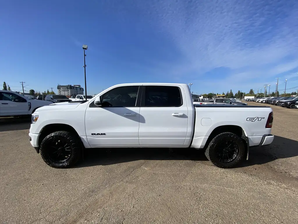 2024 RAM 1500 Crew Cab Sport Crew Cab | Rear Cam | Dual Climate Controls — photo 4