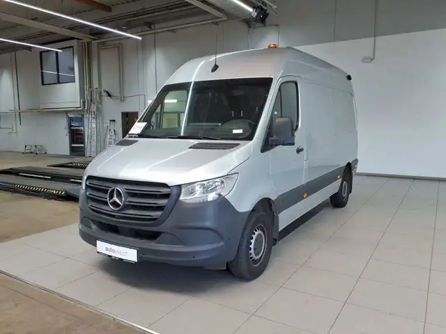 Mercedes-Benz Sprinter view 7