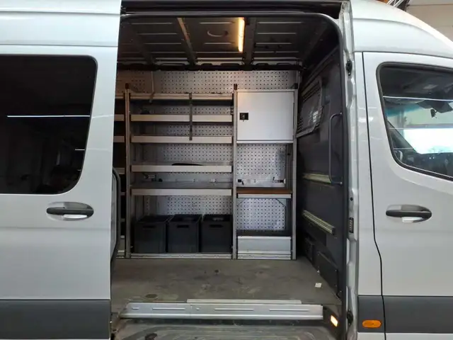 Mercedes-Benz Sprinter view 8