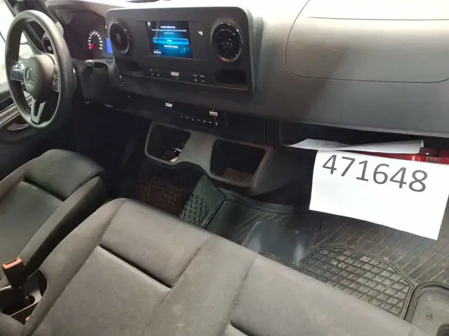 Mercedes-Benz Sprinter view 13