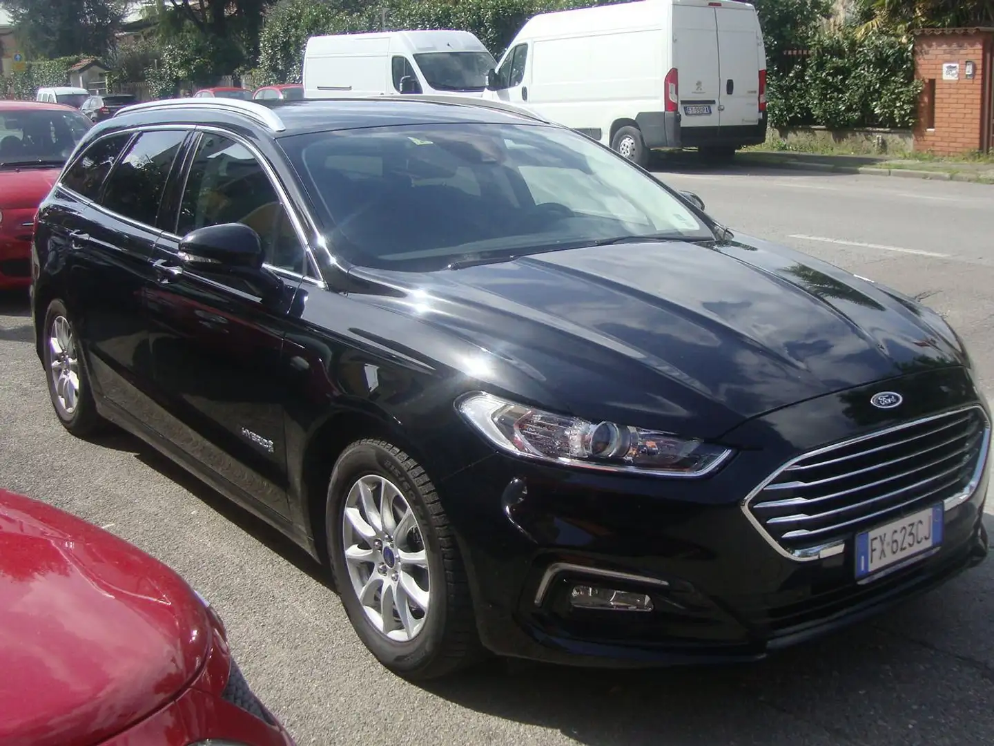Ford Mondeo SW 2.0 hybrid Titanium ecvt Schwarz - 2