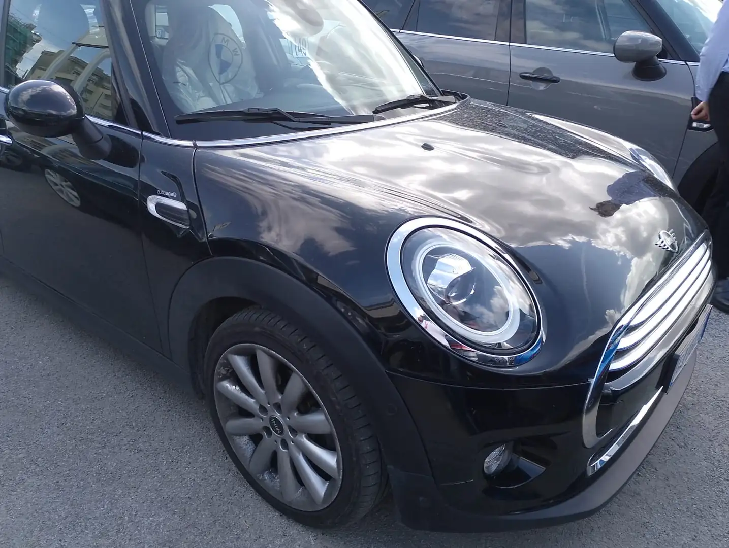 MINI Cooper D 1.5 Boost Seven 5p auto - 1