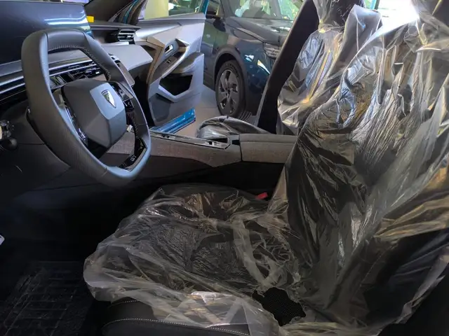 Peugeot 5008 view 11