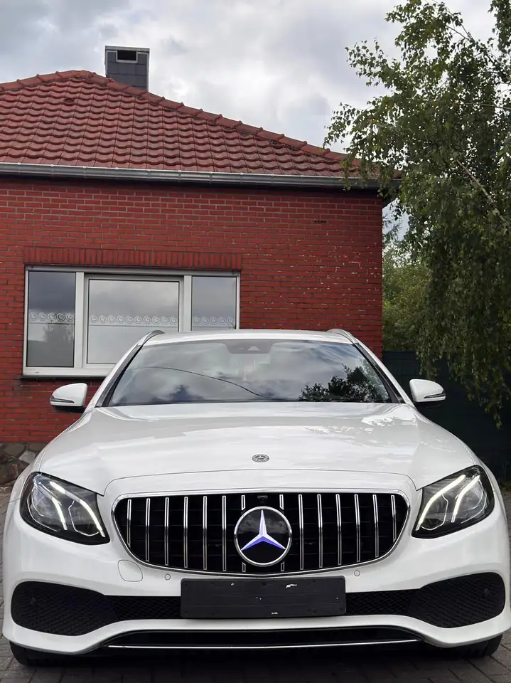 Mercedes-Benz E 200