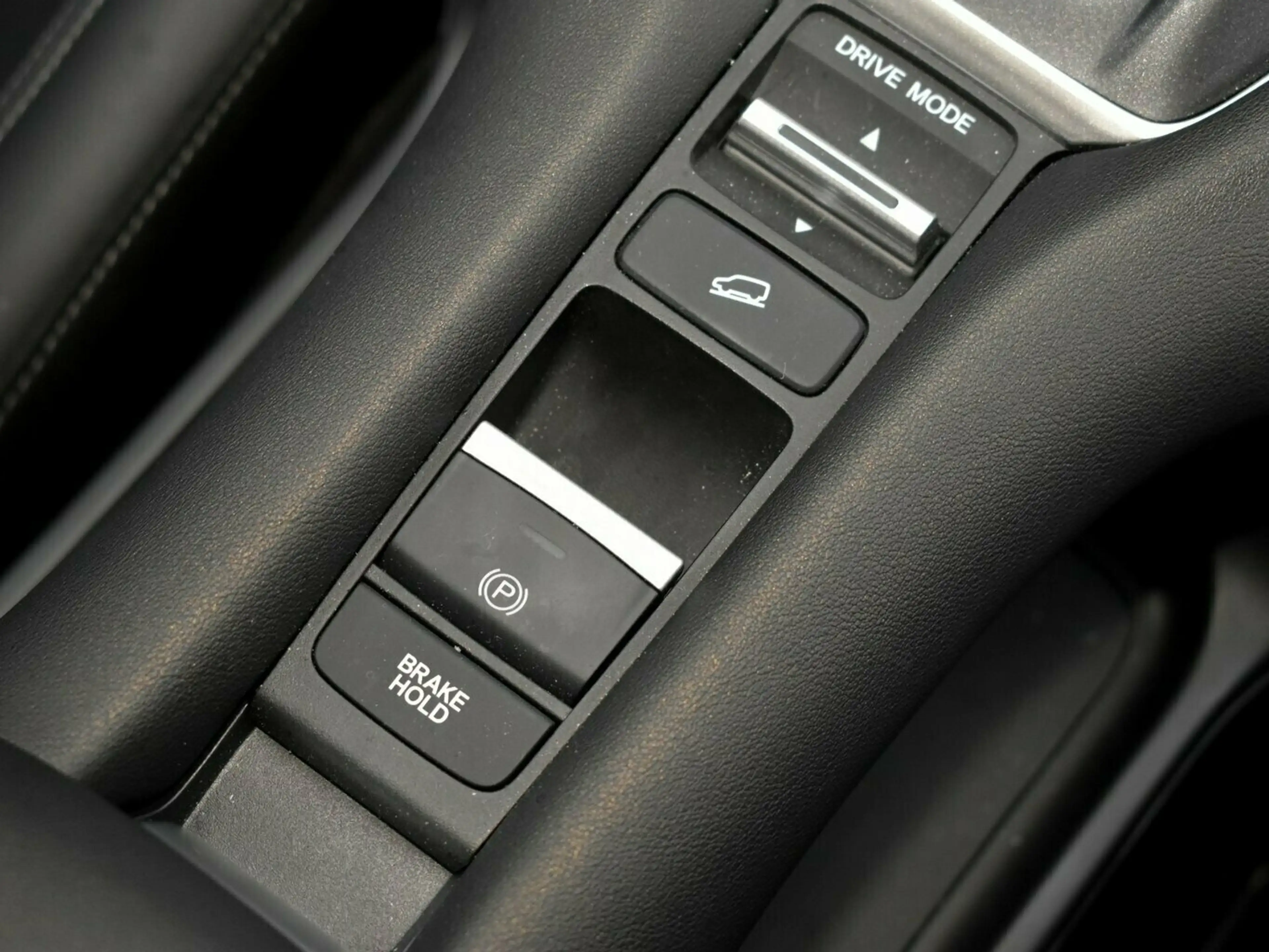 Honda ZR-V e:HEV Advance — photo 9