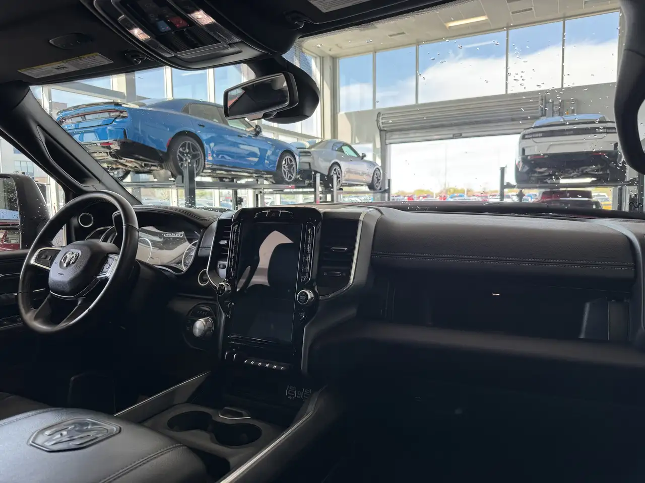RAM 2500 снимка RAM 2500