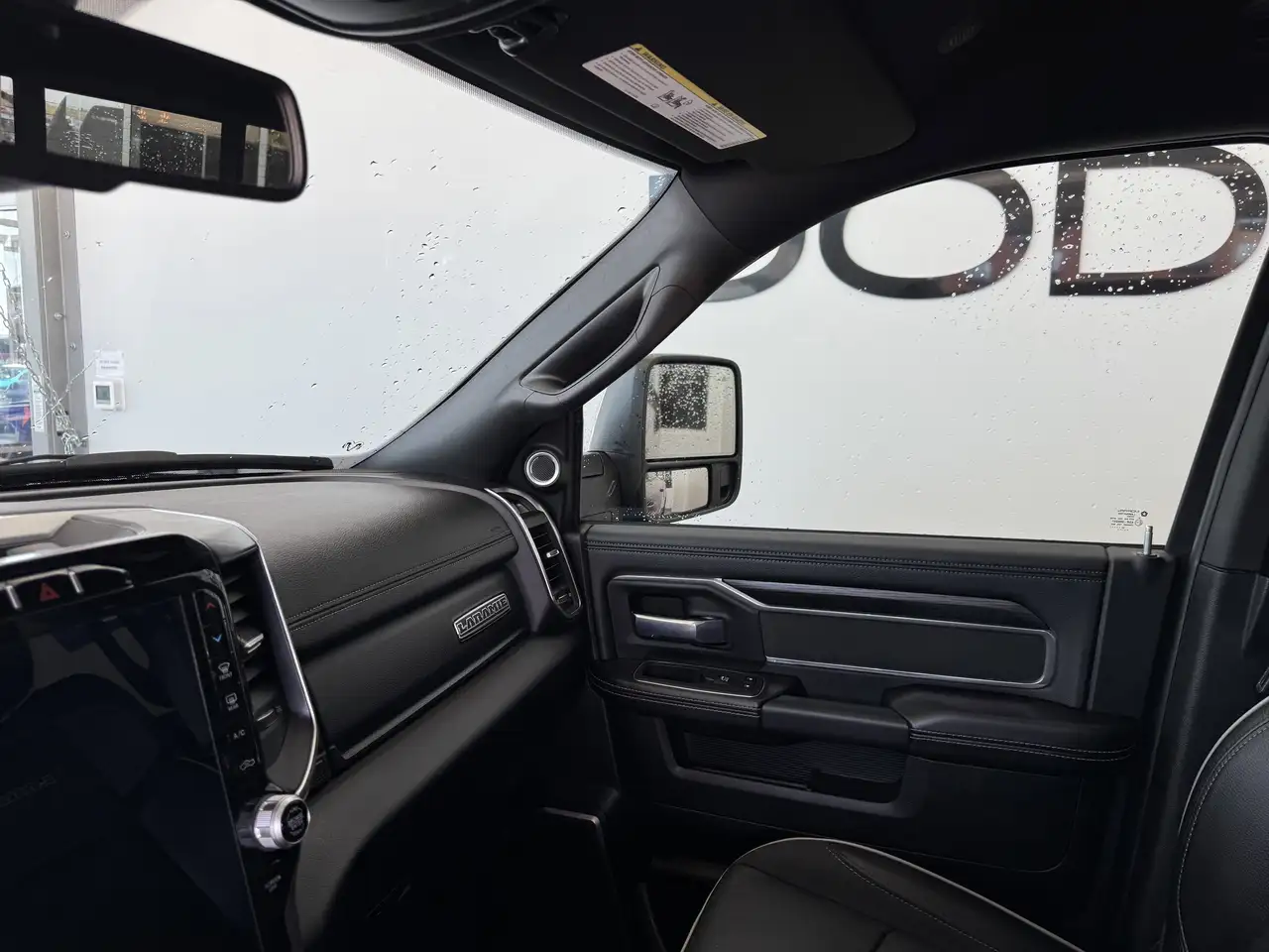RAM 2500 снимка RAM 2500