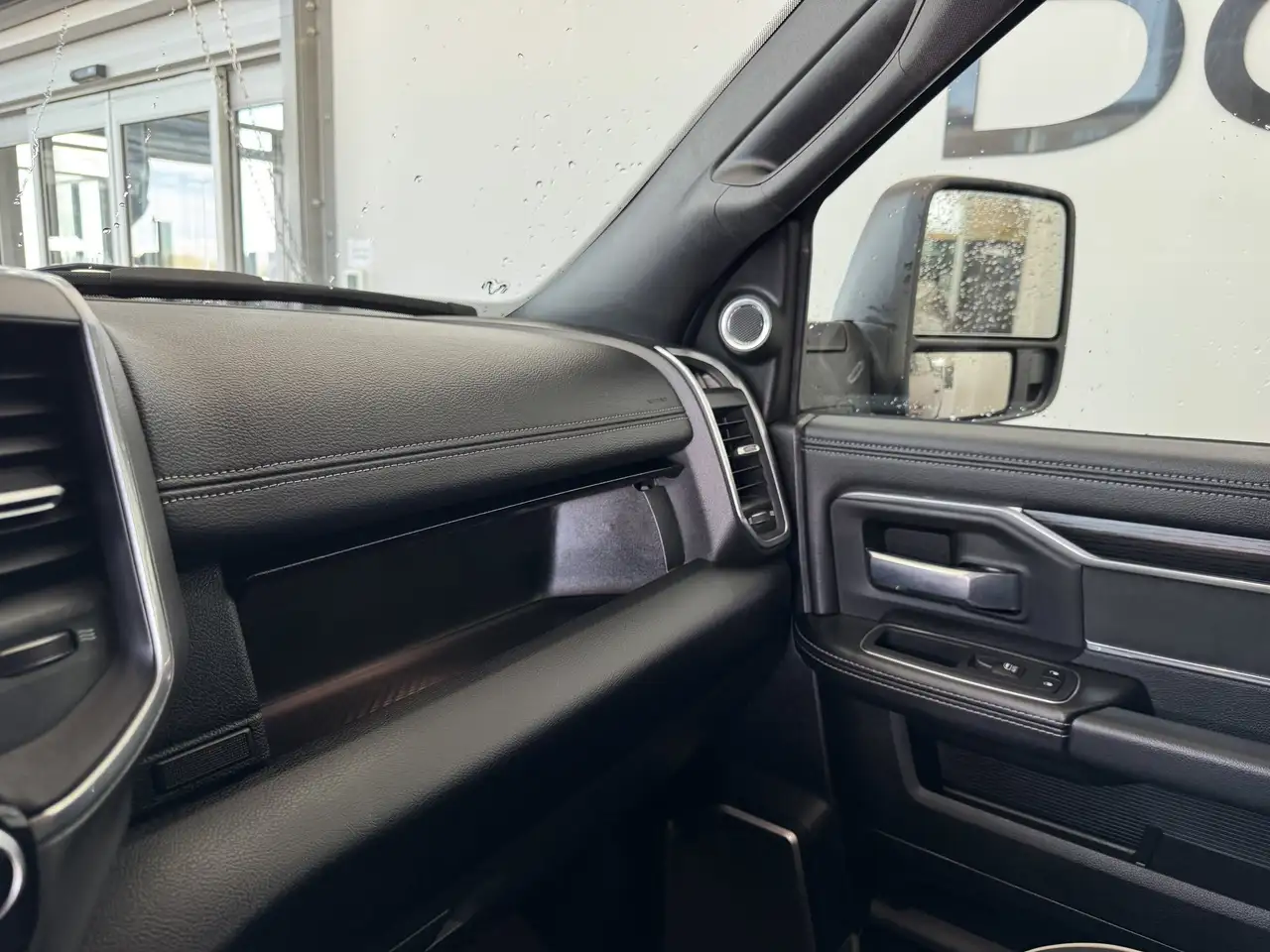 RAM 2500 снимка RAM 2500