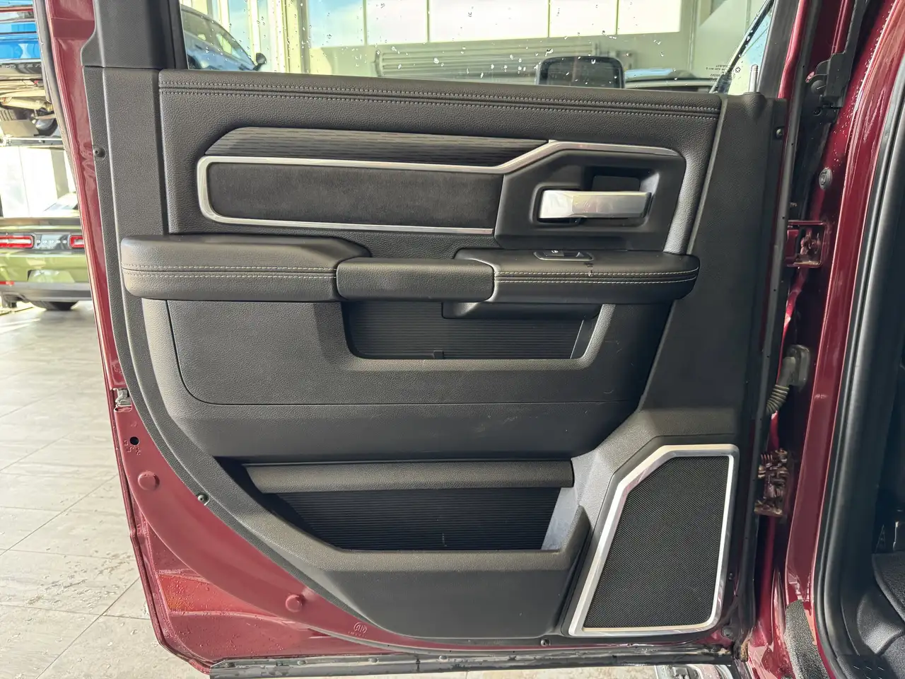 RAM 2500 снимка RAM 2500