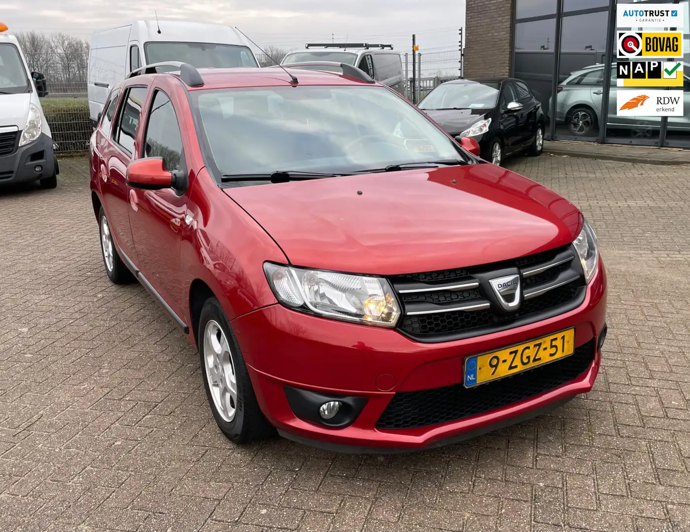 Dacia Logan MCV 0.9 TCe Prestige, Cruise. Lmv, Navi, Pdc, Geen Rouge - 1