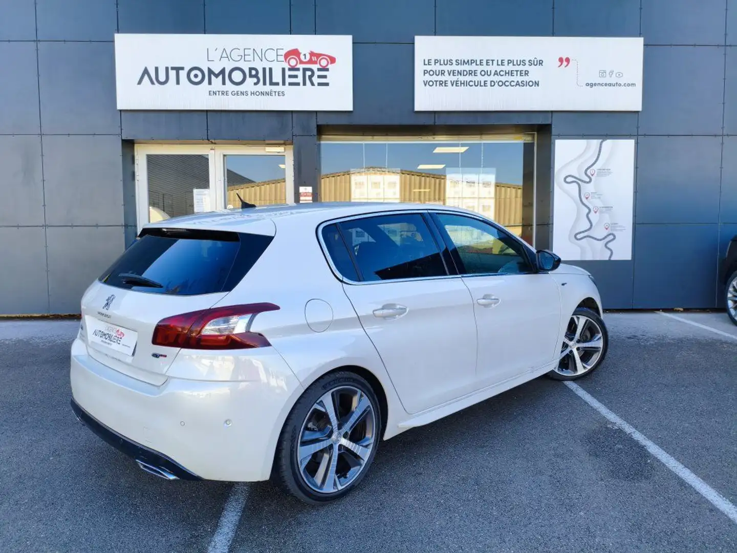 Peugeot 308 GT 2.0 BlueHDi 180CV Blanc - 2