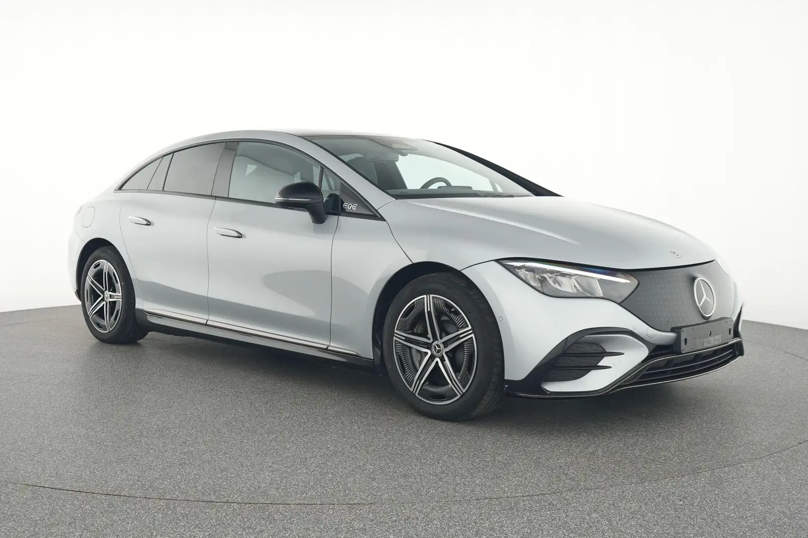 Mercedes-Benz EQE 300 AMG Line + PANO DAK + BURMESTER + NIGHTPAKKET + 5j Silber - 2