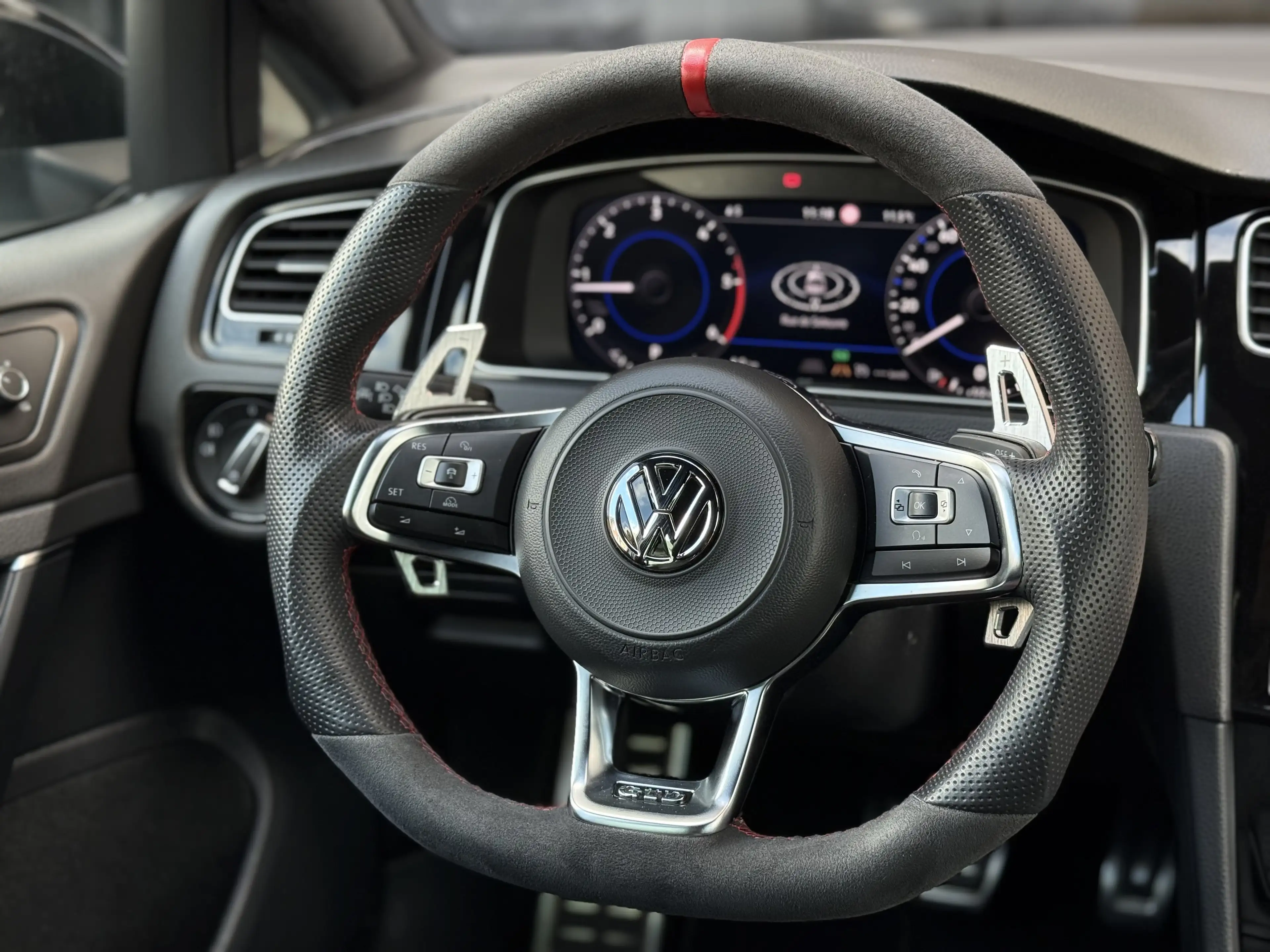 Volkswagen Golf GTD 184CH DSG7 FACELIFT COCPIT DIGITAL / ACC / LED — photo 9