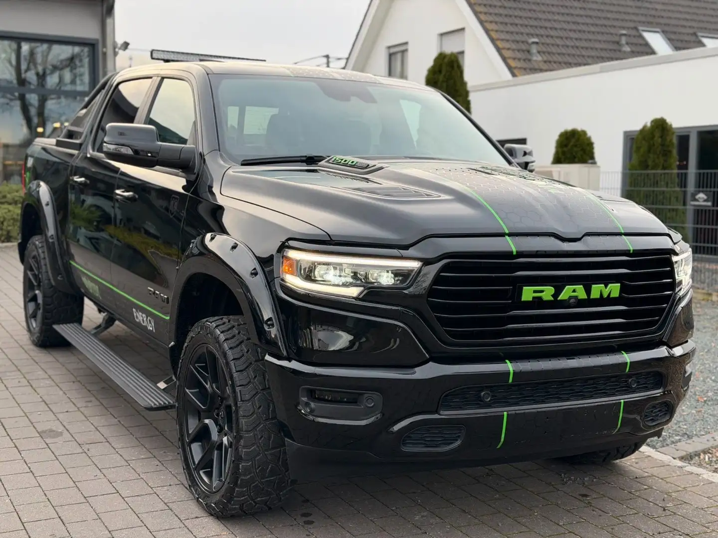 Dodge RAM 1500 5.7 GT EDITION OFFROAD/HuD/ACC/Pano Schwarz - 1