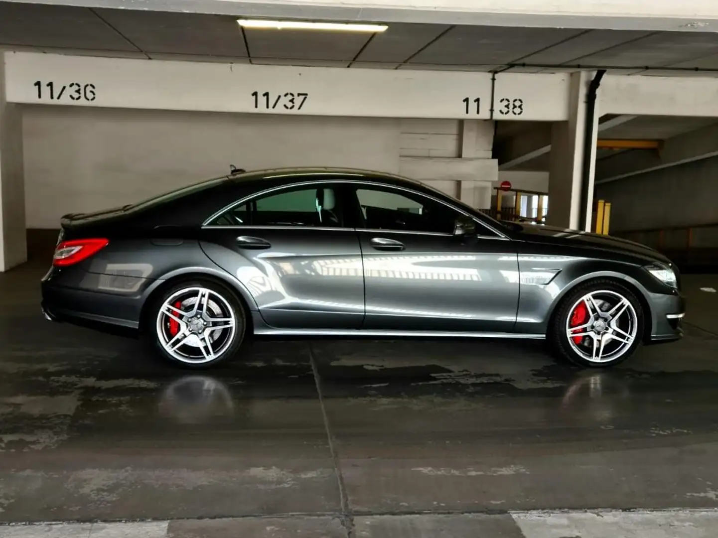 Mercedes-Benz CLS 63 AMG CLS 63 AMG AMG SPEEDSHIFT MCT Performance Plus Grau - 2