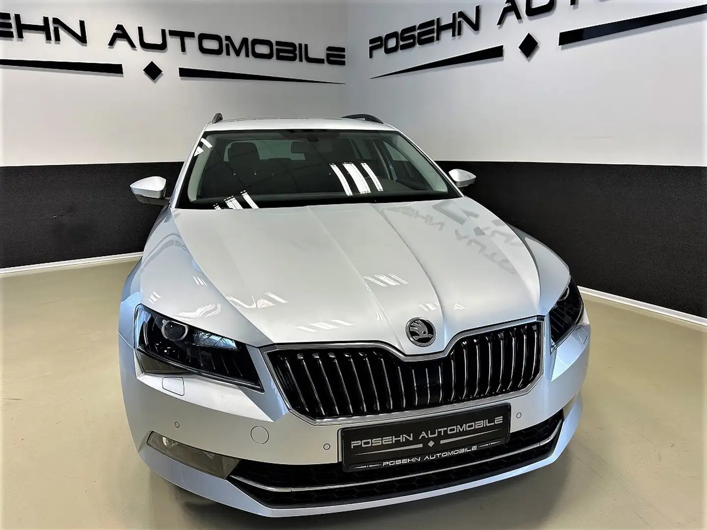 Skoda Superb 2,0 TDI Ambition Bi-Xenon Keyless Zilver - 2