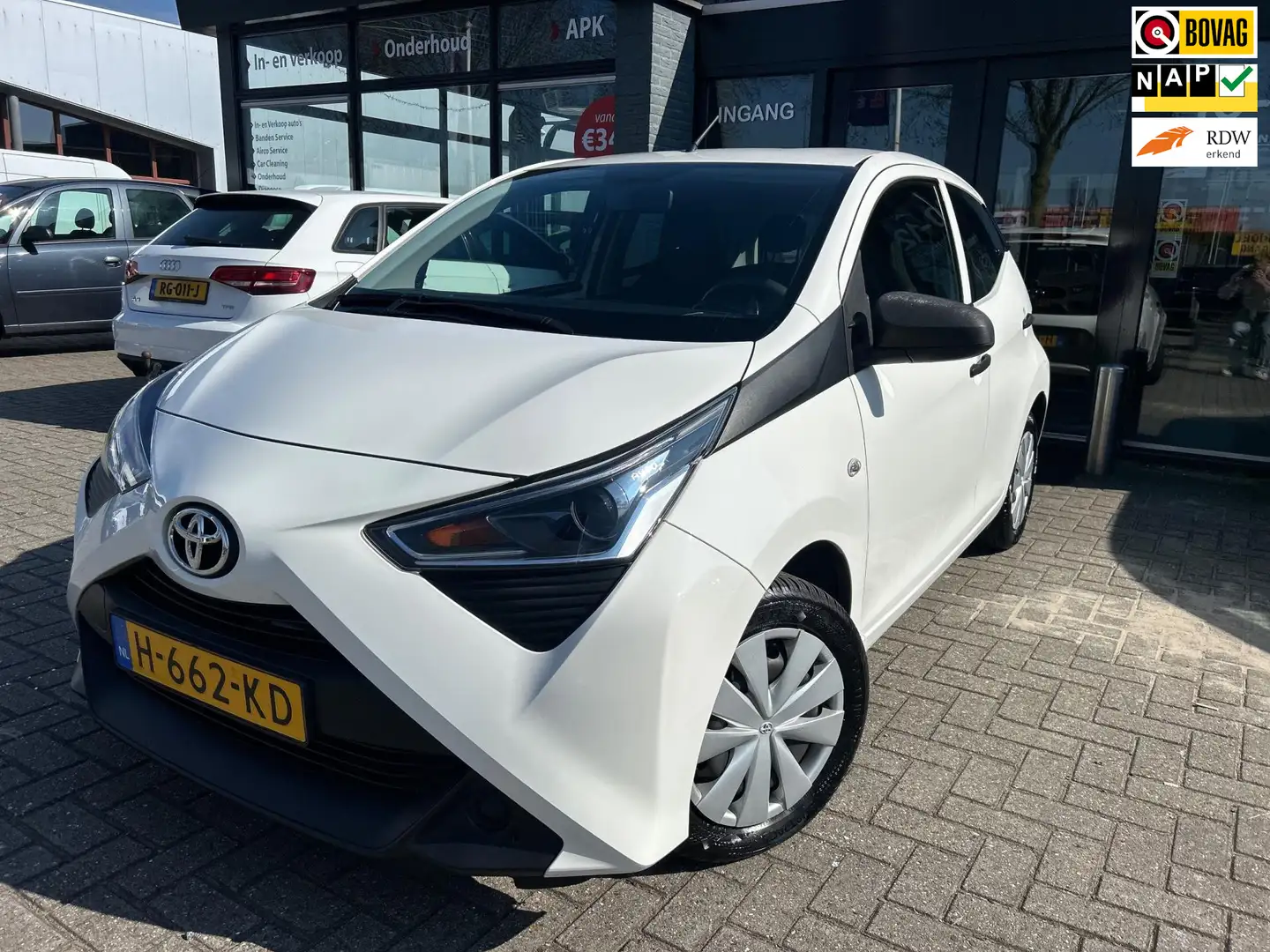 Toyota Aygo 1.0 VVT-i x-fun Wit - 1