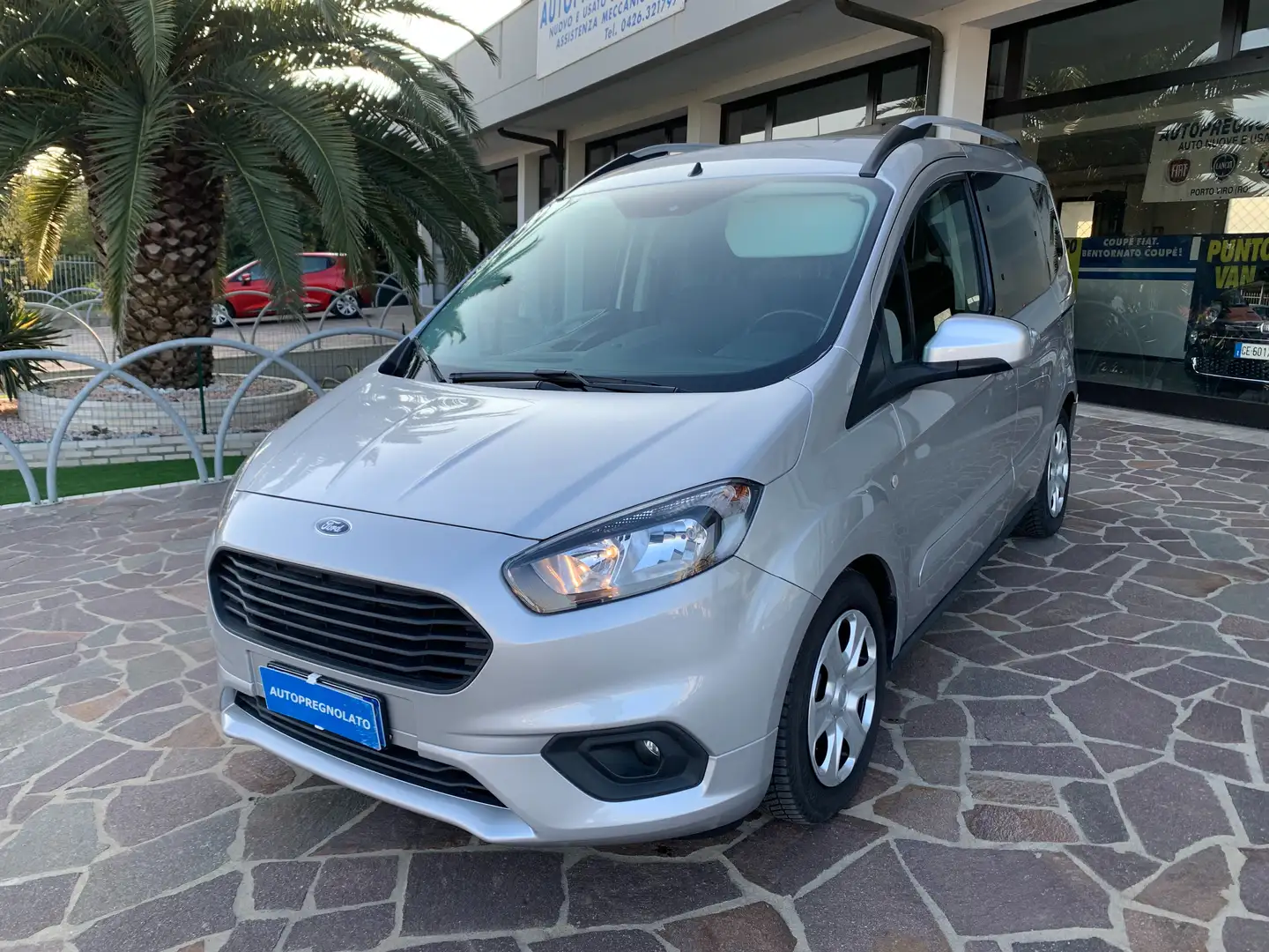 Ford Tourneo Courier 1.5 tdci 75 Argento - 1