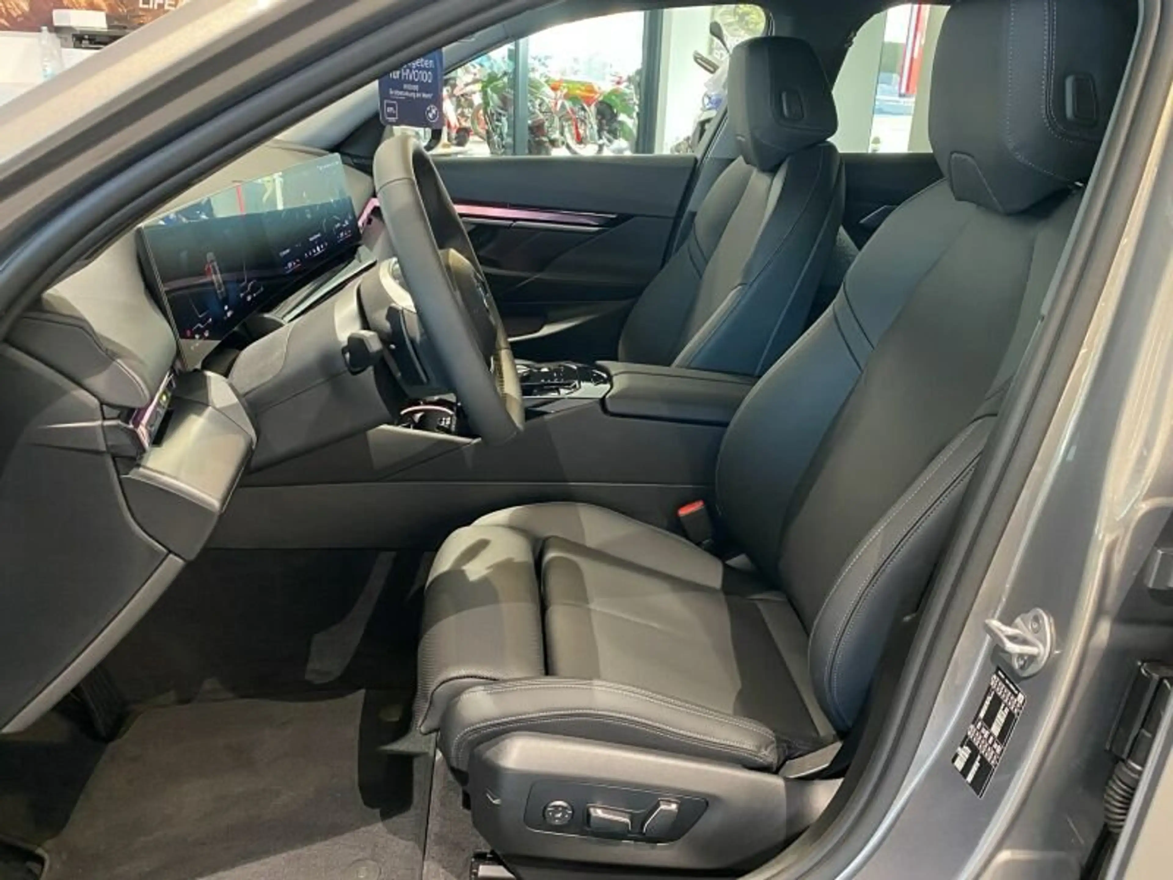 BMW 520 d Touring — photo 7