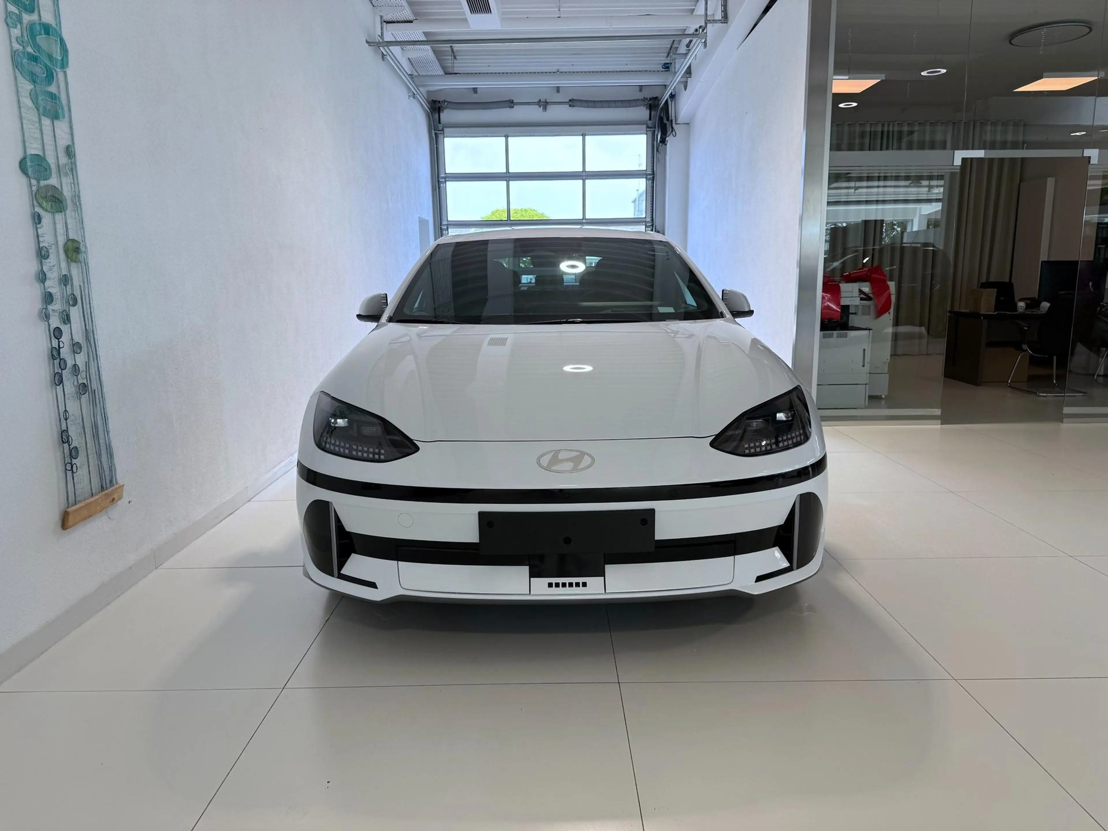 Hyundai IONIQ Top Line Long Range 77,4 kWh 4WD 239 kW (325 PS... — photo 2