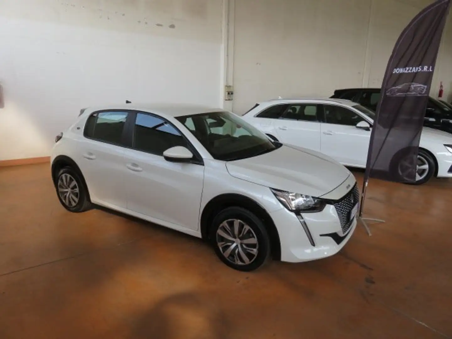 Peugeot 208 e-208 Active 100kW Bianco - 2