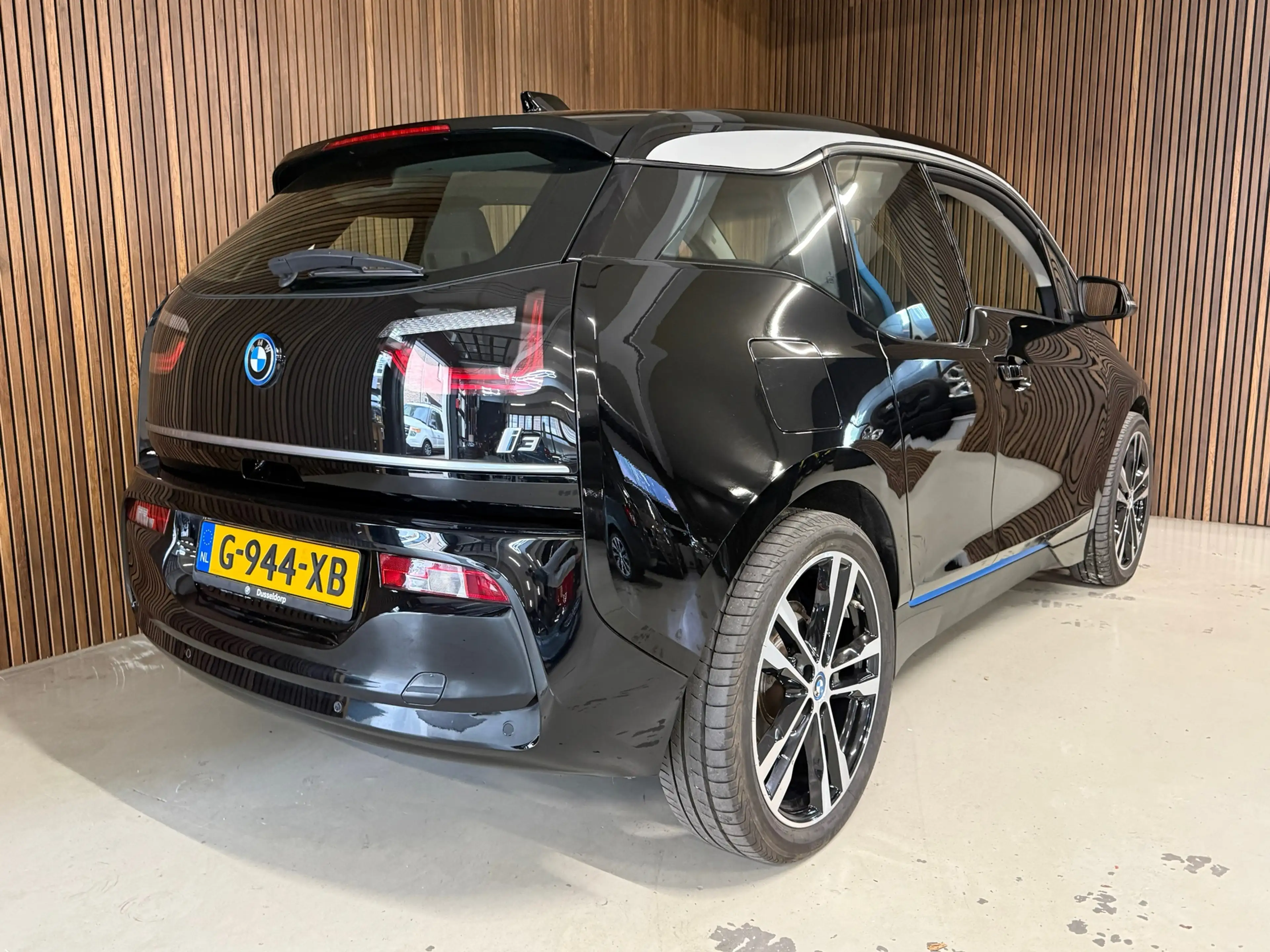 BMW i3 120Ah 42 kWh - 20 inch — photo 9