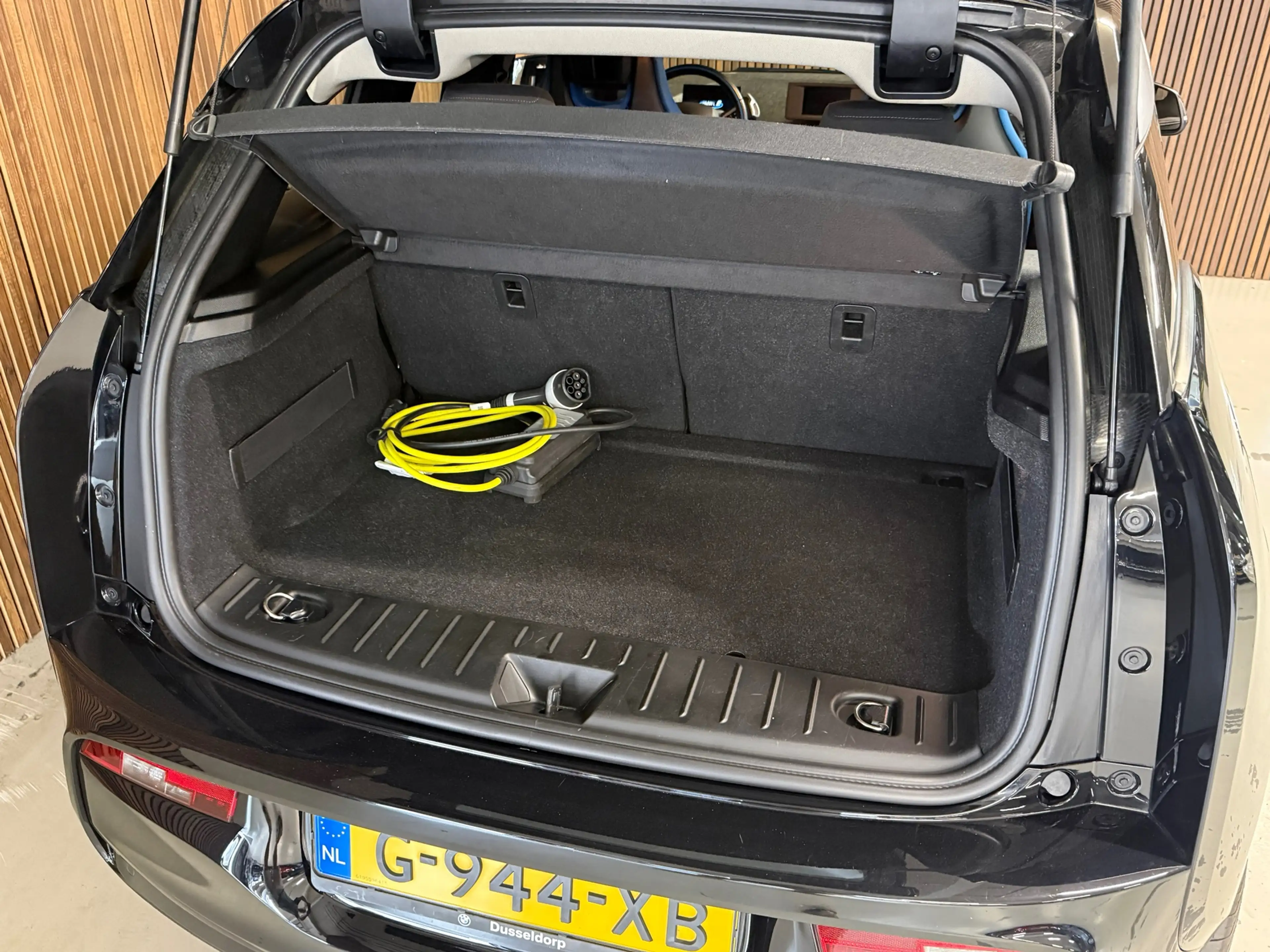 BMW i3 120Ah 42 kWh - 20 inch — photo 12
