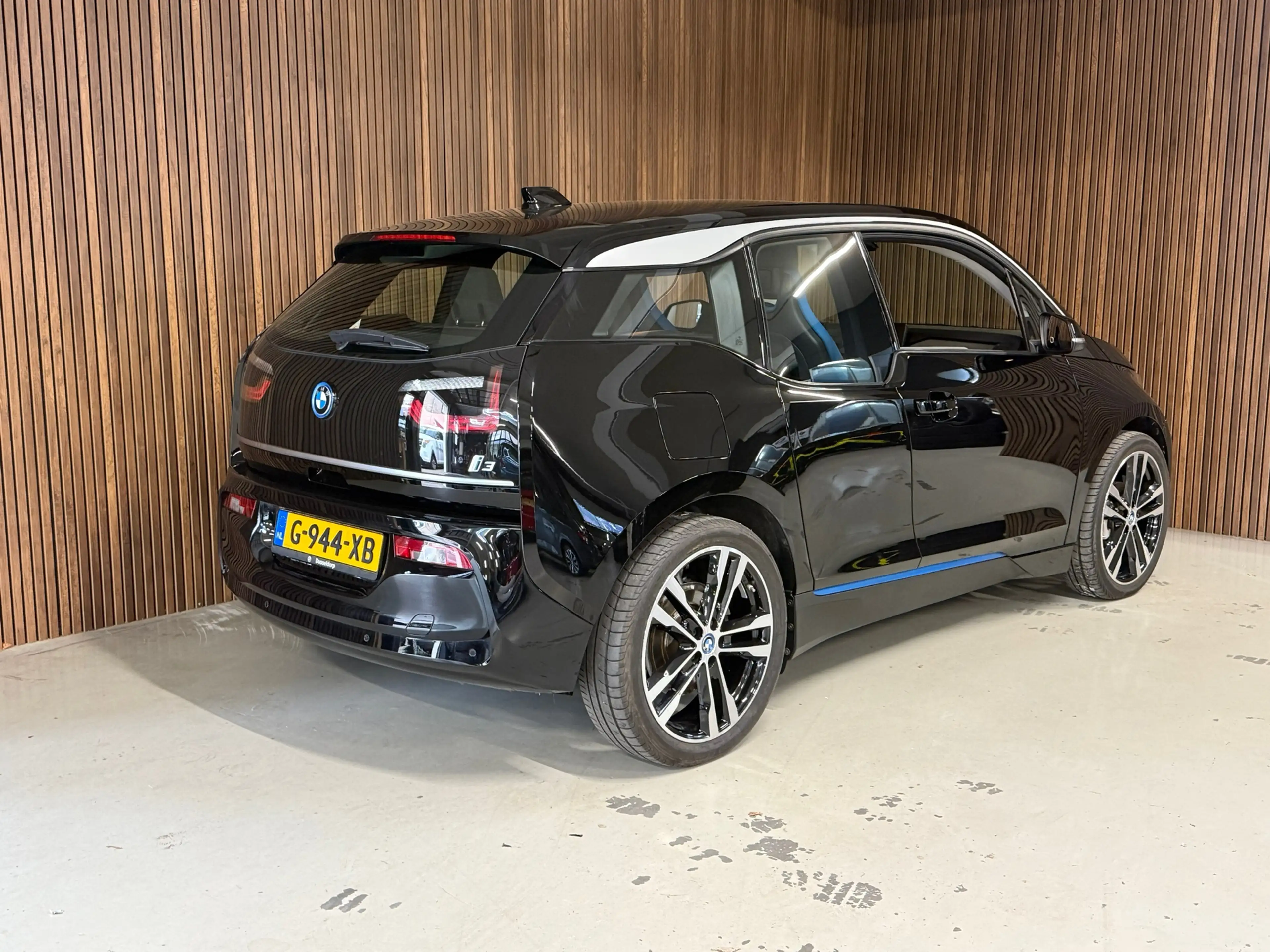 BMW i3 120Ah 42 kWh - 20 inch — photo 8