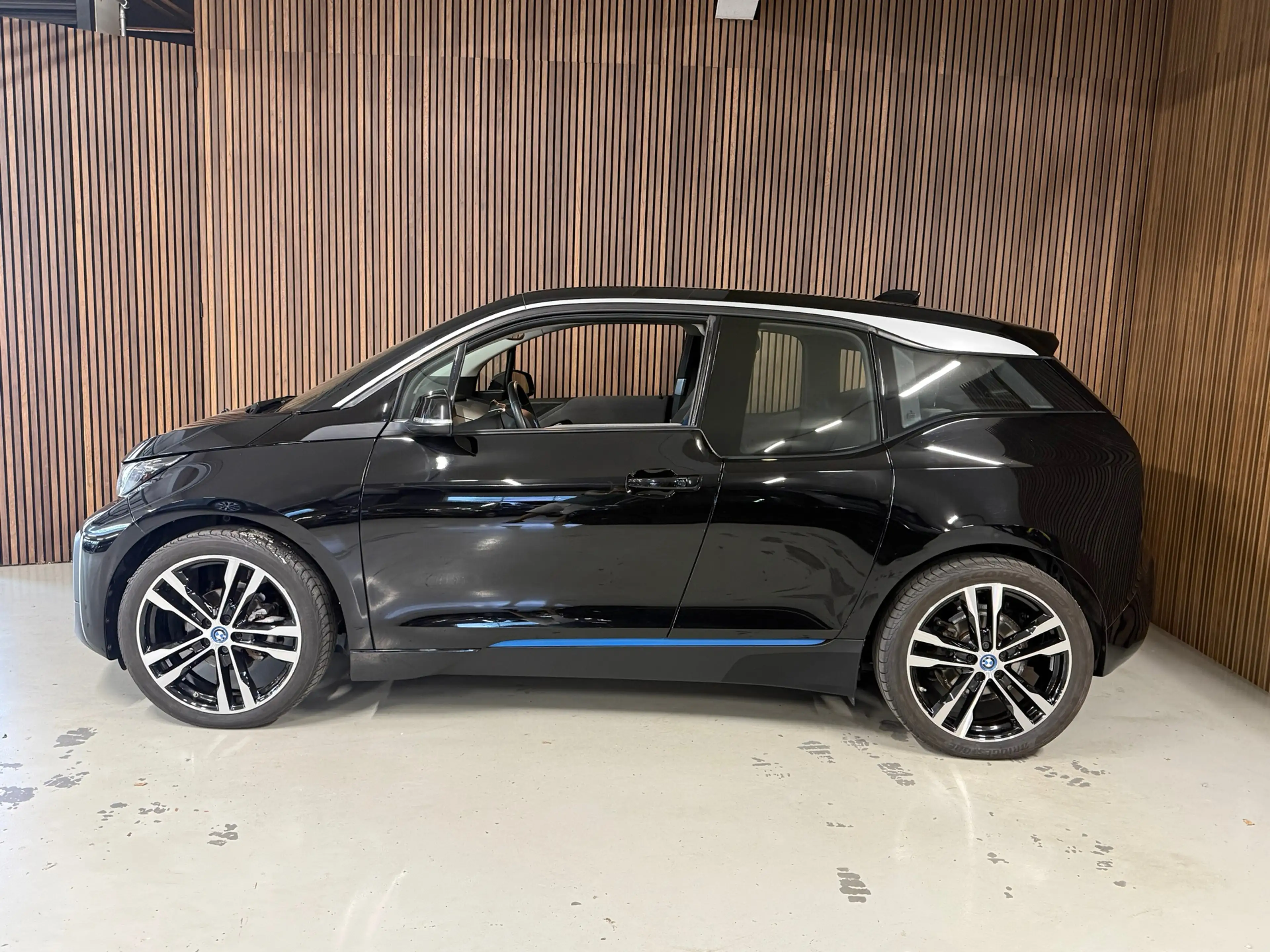 BMW i3 120Ah 42 kWh - 20 inch — photo 6
