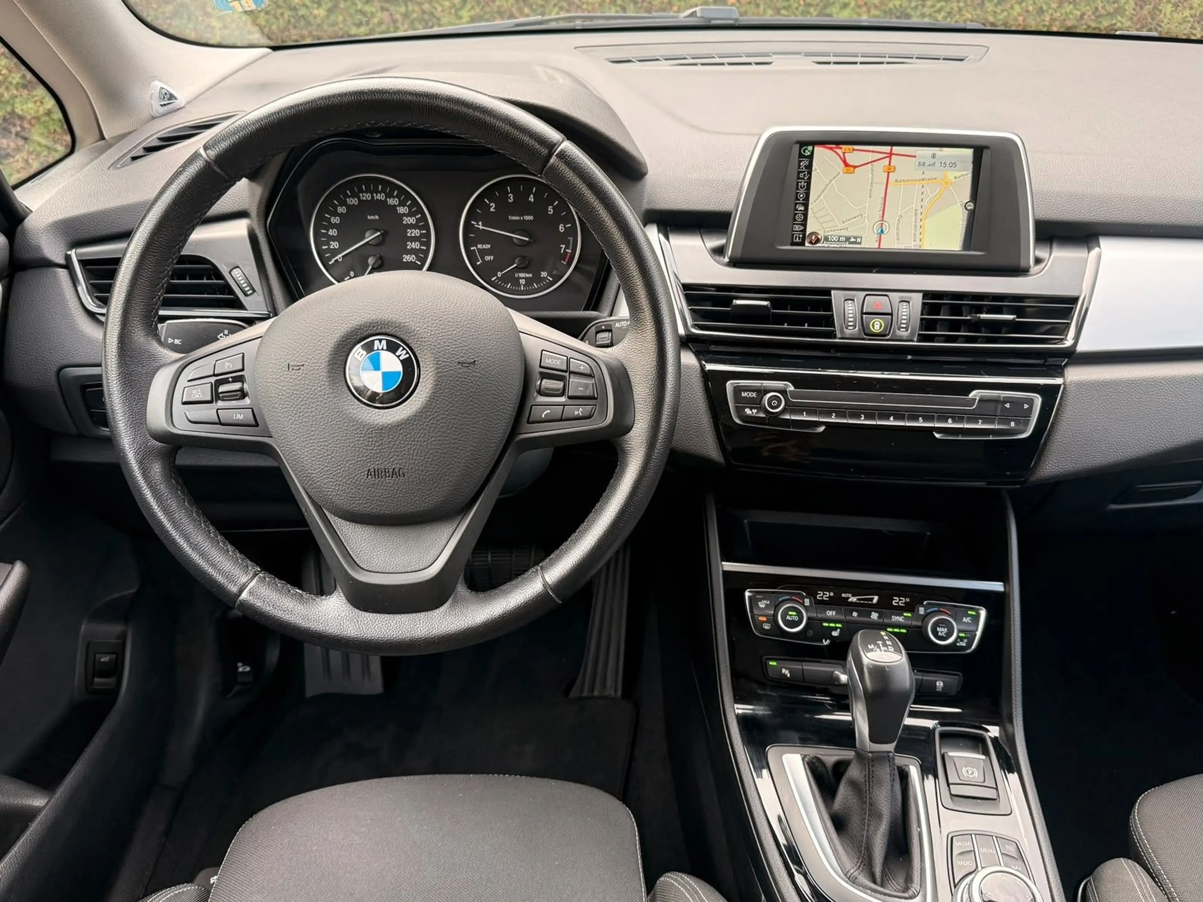 BMW 218 i *AUT.*NAVI*STHZ*KEYLESS*LED*TEMP.* — photo 14