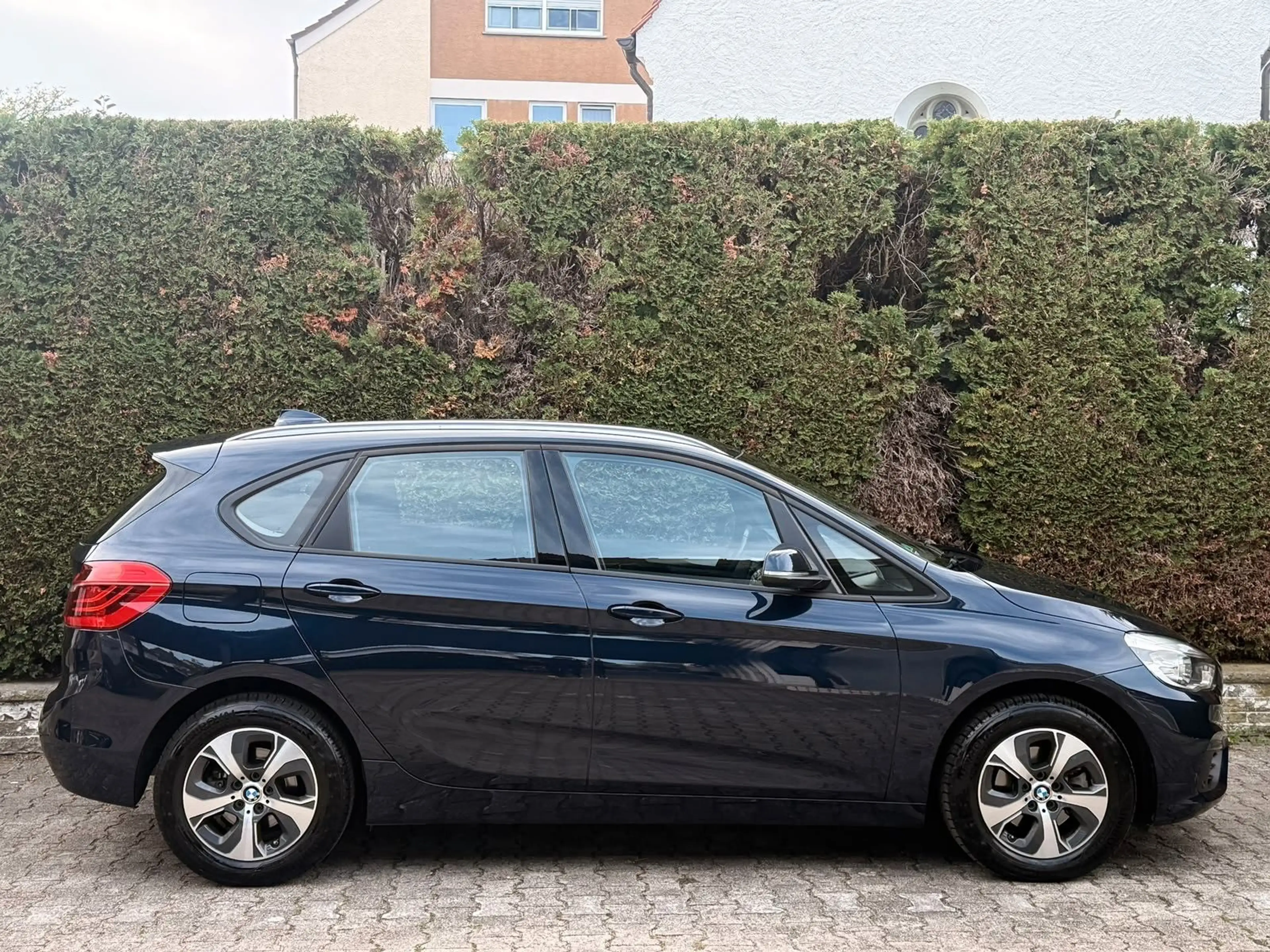BMW 218 i *AUT.*NAVI*STHZ*KEYLESS*LED*TEMP.* — photo 7