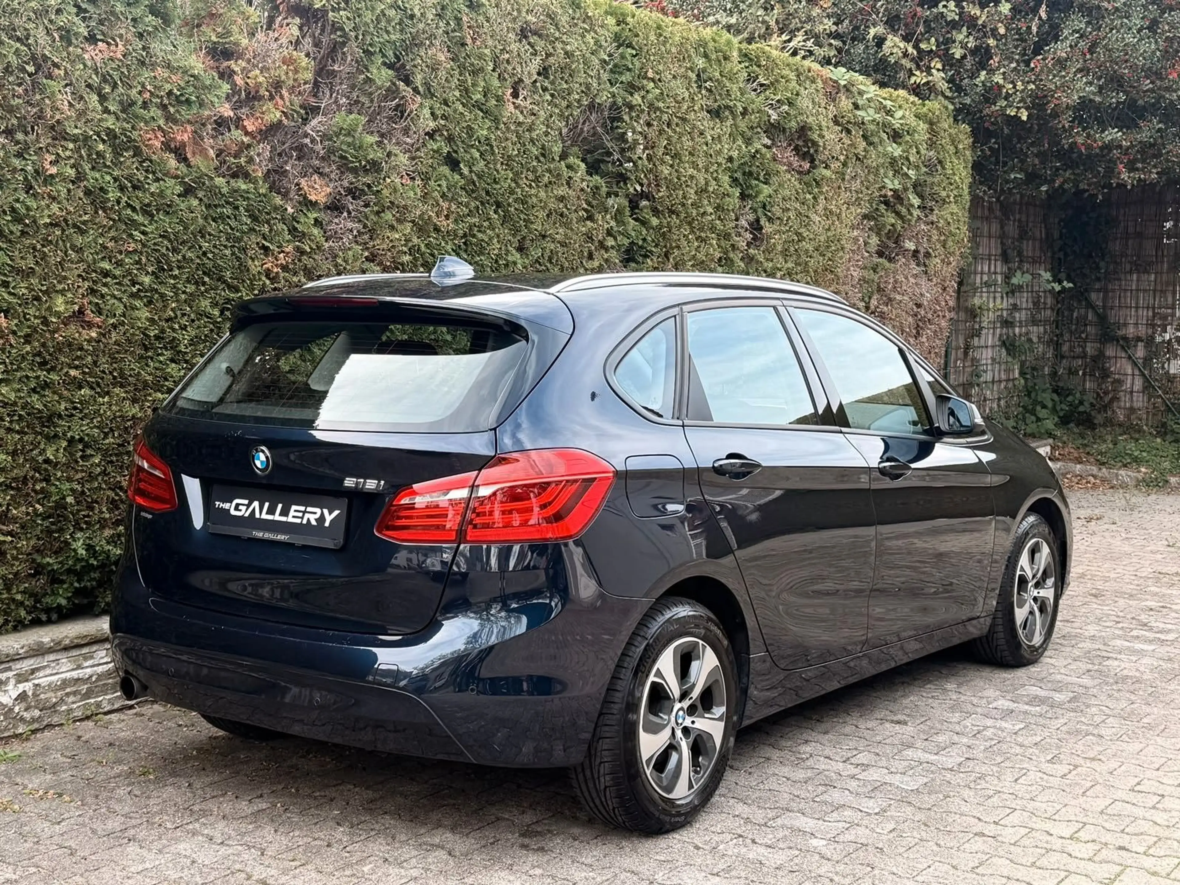 BMW 218 i *AUT.*NAVI*STHZ*KEYLESS*LED*TEMP.* — photo 8