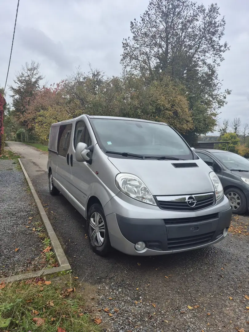 Opel Vivaro 2.5 CDTi L2H1 - 1